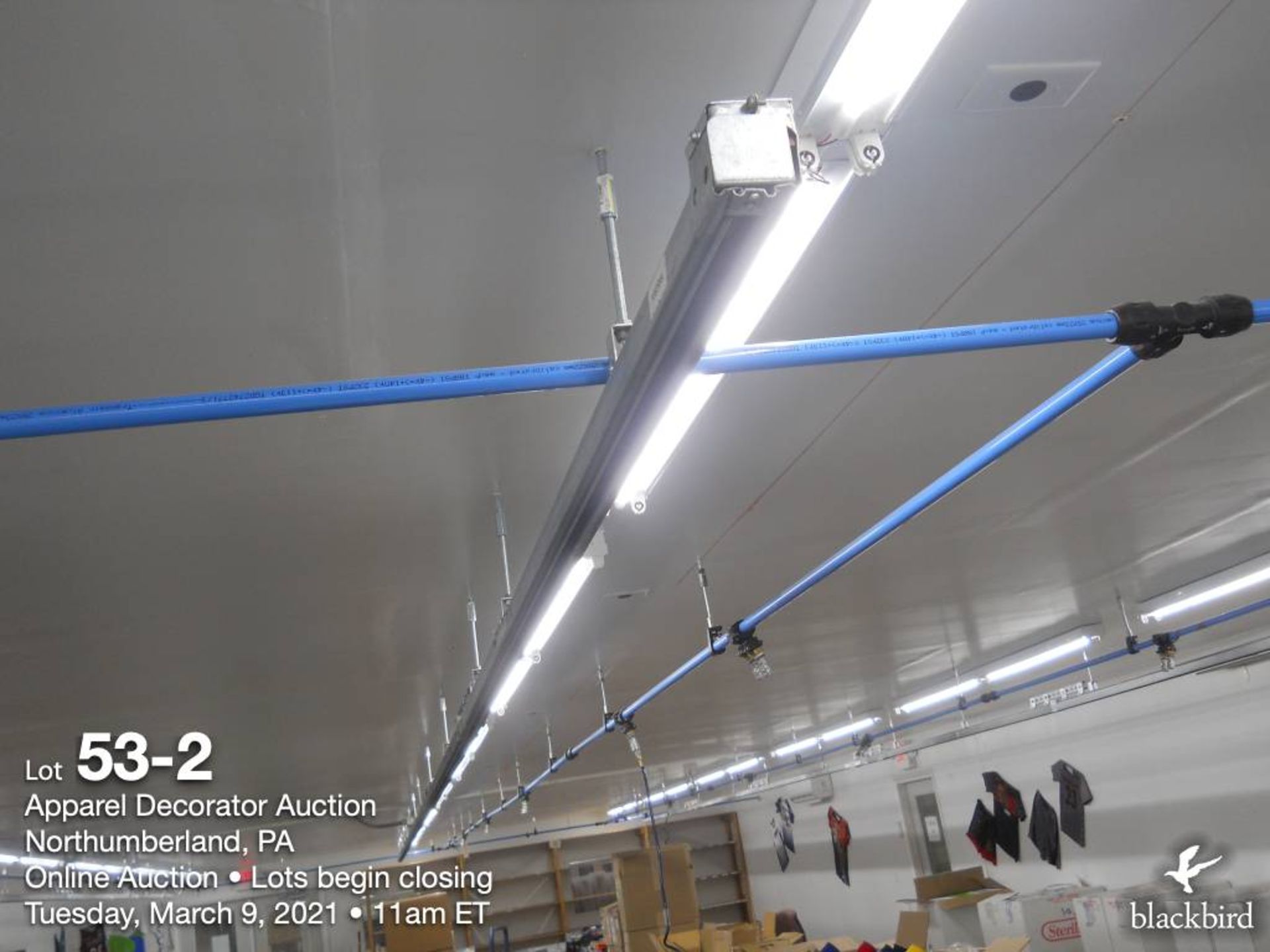 Approximately 175 feet of feedrail trolley busway, 60 amp, 3 pole, 300 V.A.C., 300 V.D.C - Image 2 of 3