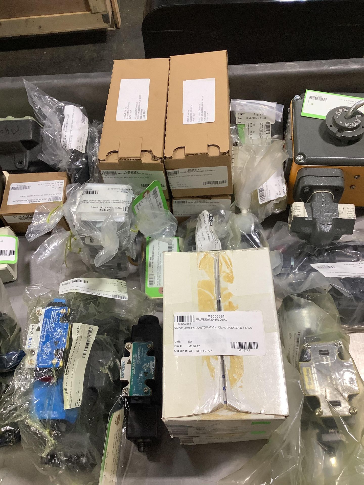 Lot of NEW Valves: Asco, CKD, Continental, Parker Hannifin, Vickers, and MORE - list in Description - Image 4 of 9