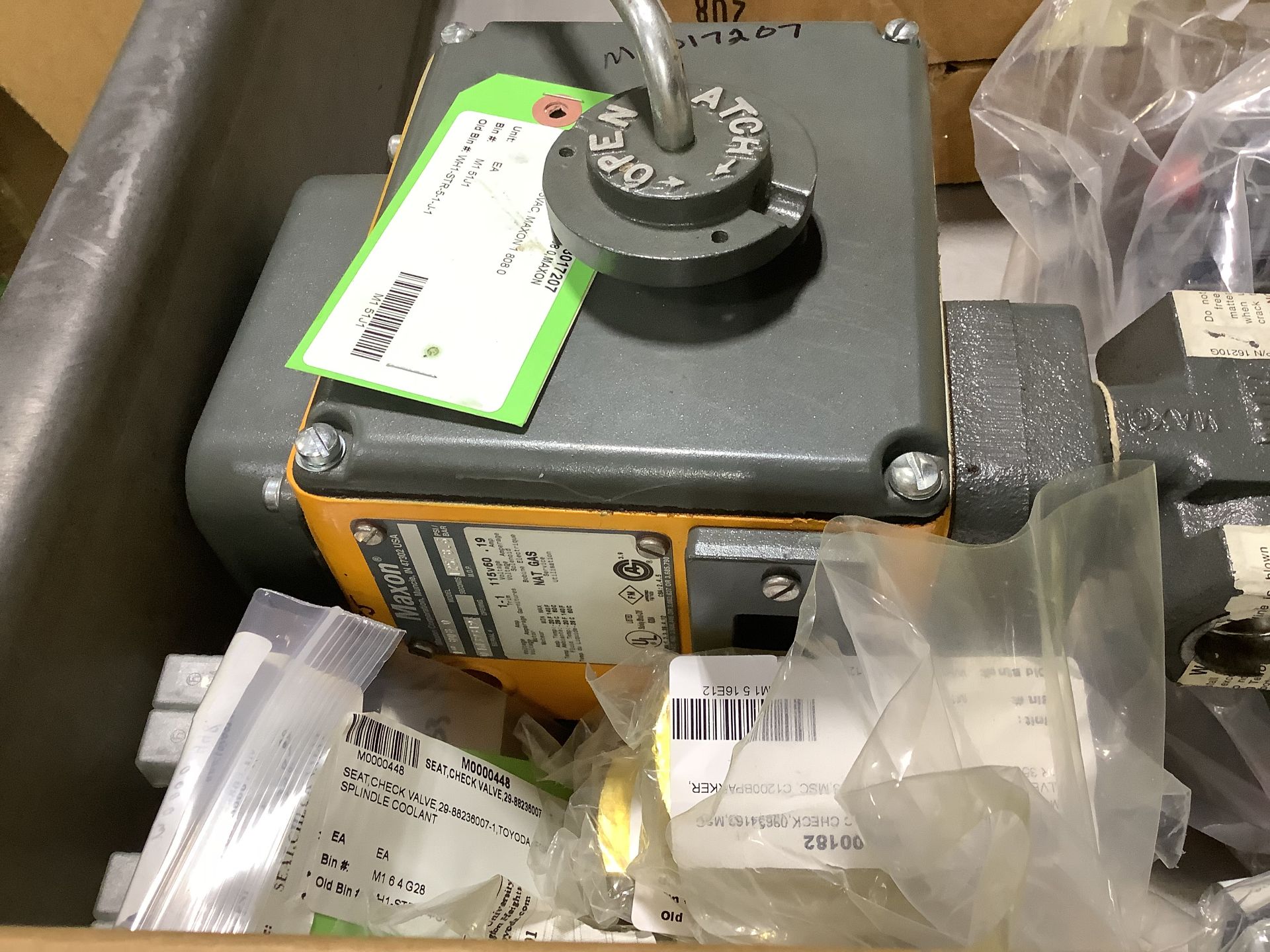 Lot of NEW Valves: Asco, CKD, Continental, Parker Hannifin, Vickers, and MORE - list in Description - Image 9 of 9