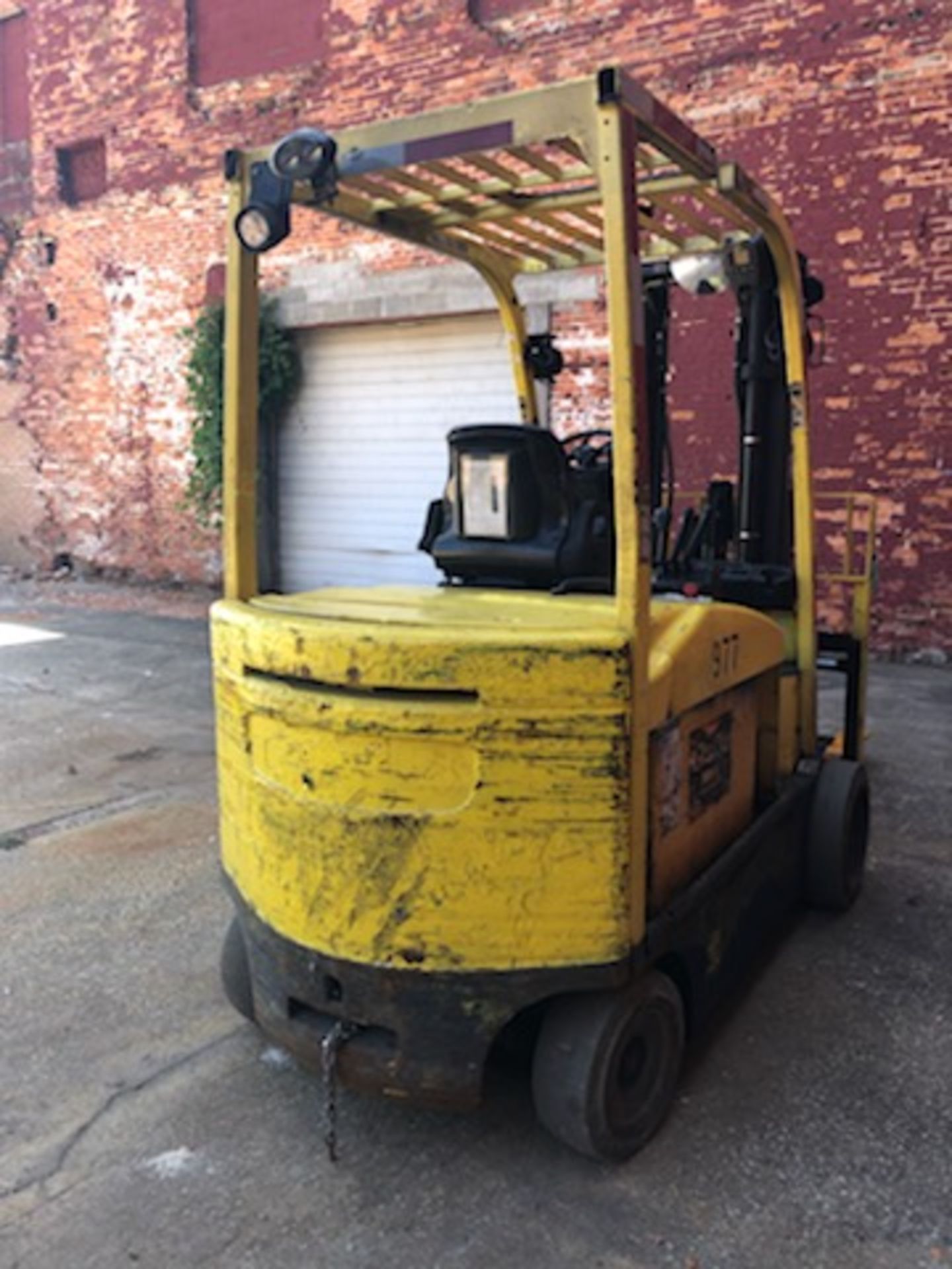 2014 HYSTER 10,000 LB CAPACITY ELECTRIC FORKLIFT MODEL E100XN - Image 5 of 5