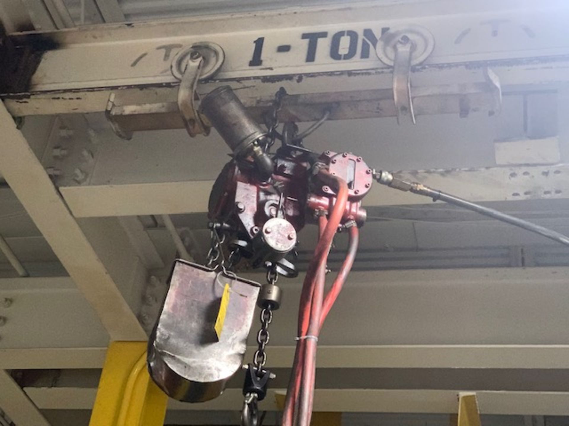 1 Ton Power Vane Air Hoist w/ Controls and Manual Trolley, Mod# CP-1200 - Image 3 of 6