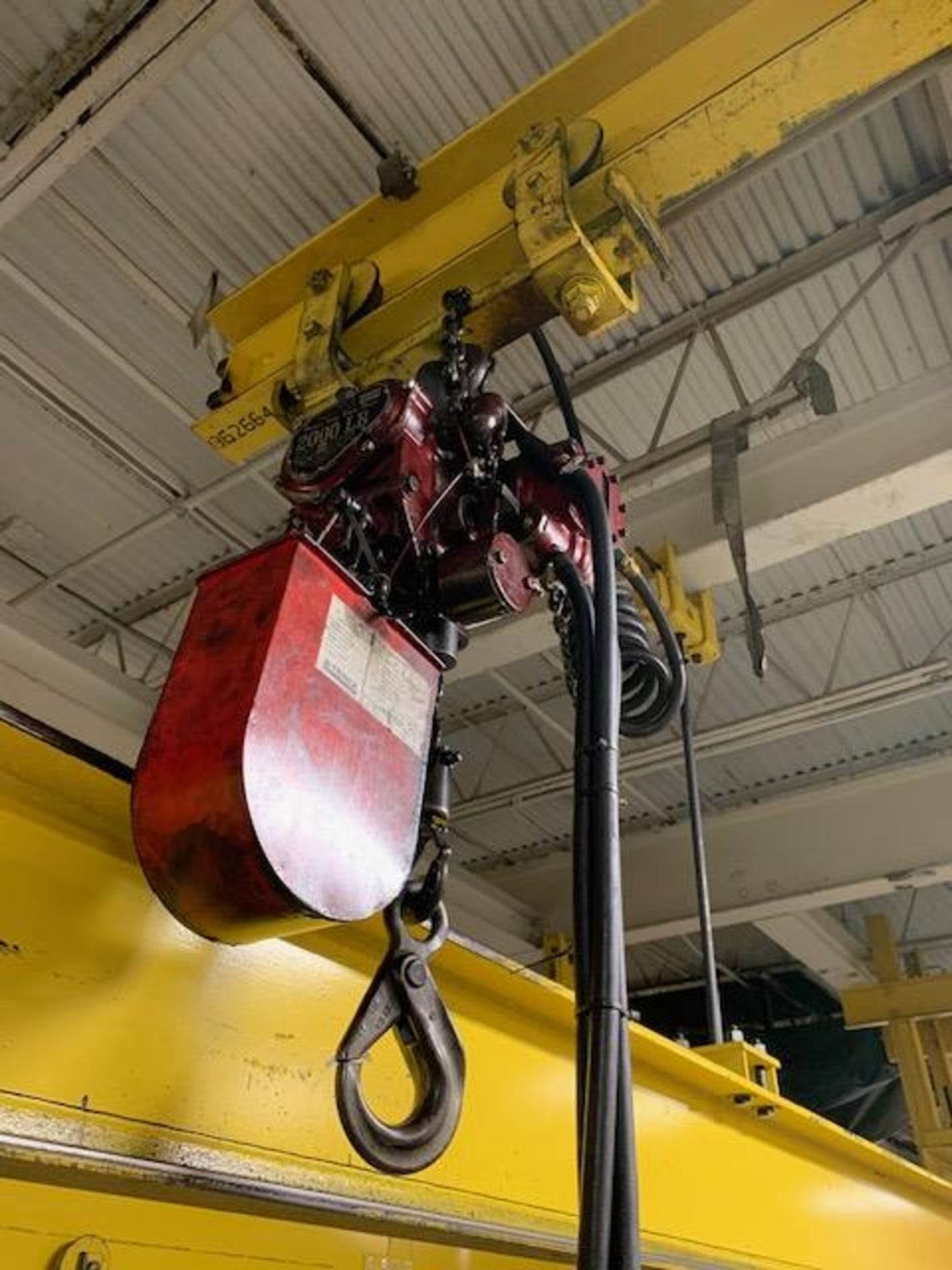 1 Ton Power Vane Air Hoist w/ Controls and Manual Trolley, Mod# CP-1200 - Image 4 of 9