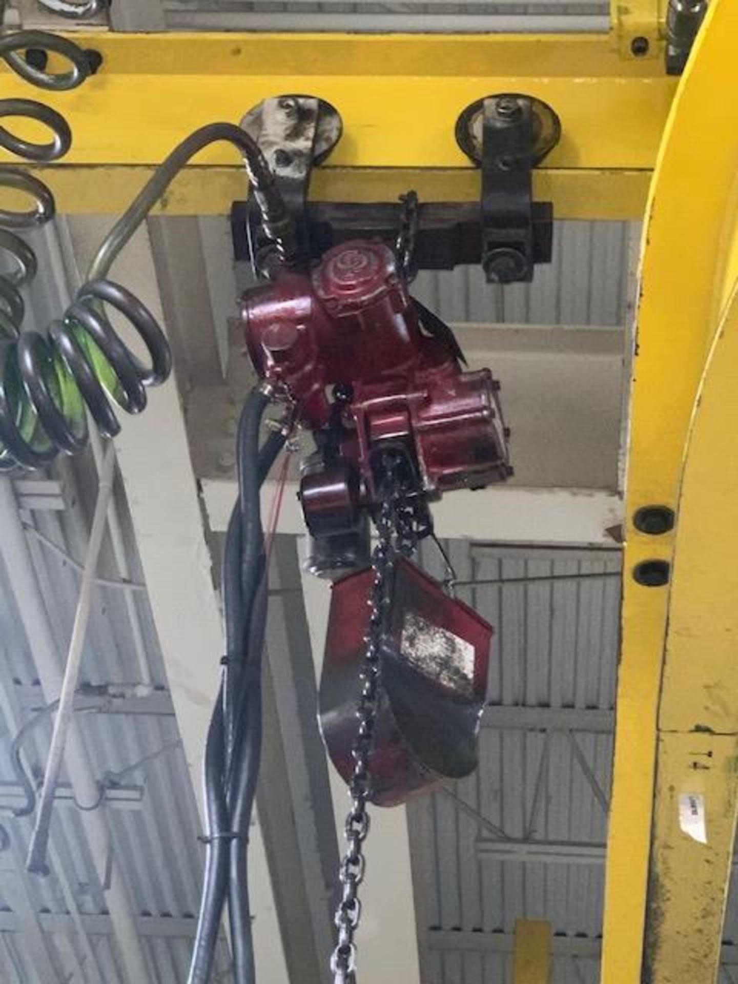 1 Ton Power Vane Air Hoist w/ Controls and Manual Trolley, Mod# CP-1200 - Image 2 of 5