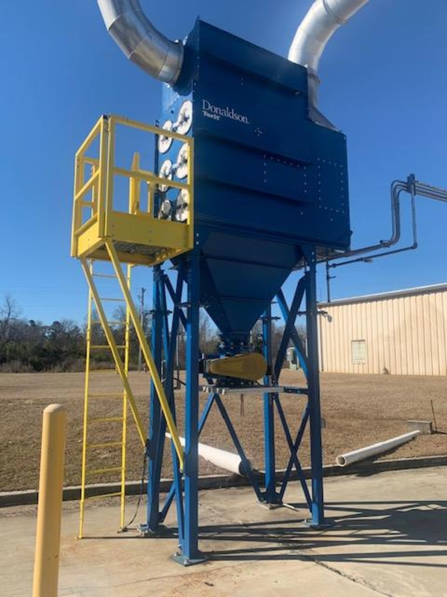 Torit Donaldson Dust Collector System, Mod# DF3-12, 50 HP, Mfg'd: 2018 - Image 2 of 10