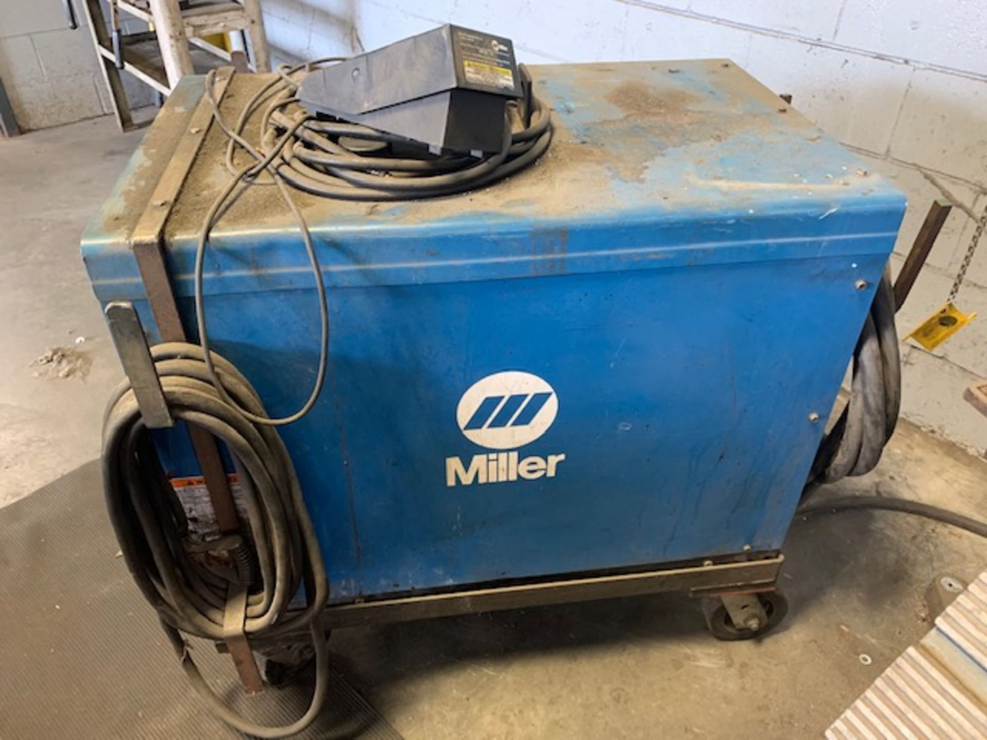 Miller Gold Star 452 Welder Power Supply - Image 6 of 11