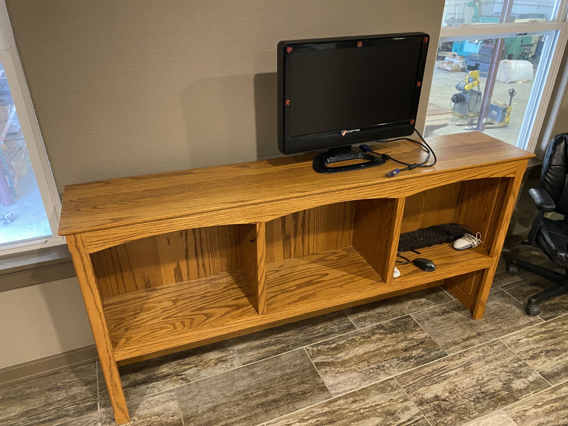 Monitor and Wooden Storage Shelf - Image 2 of 4