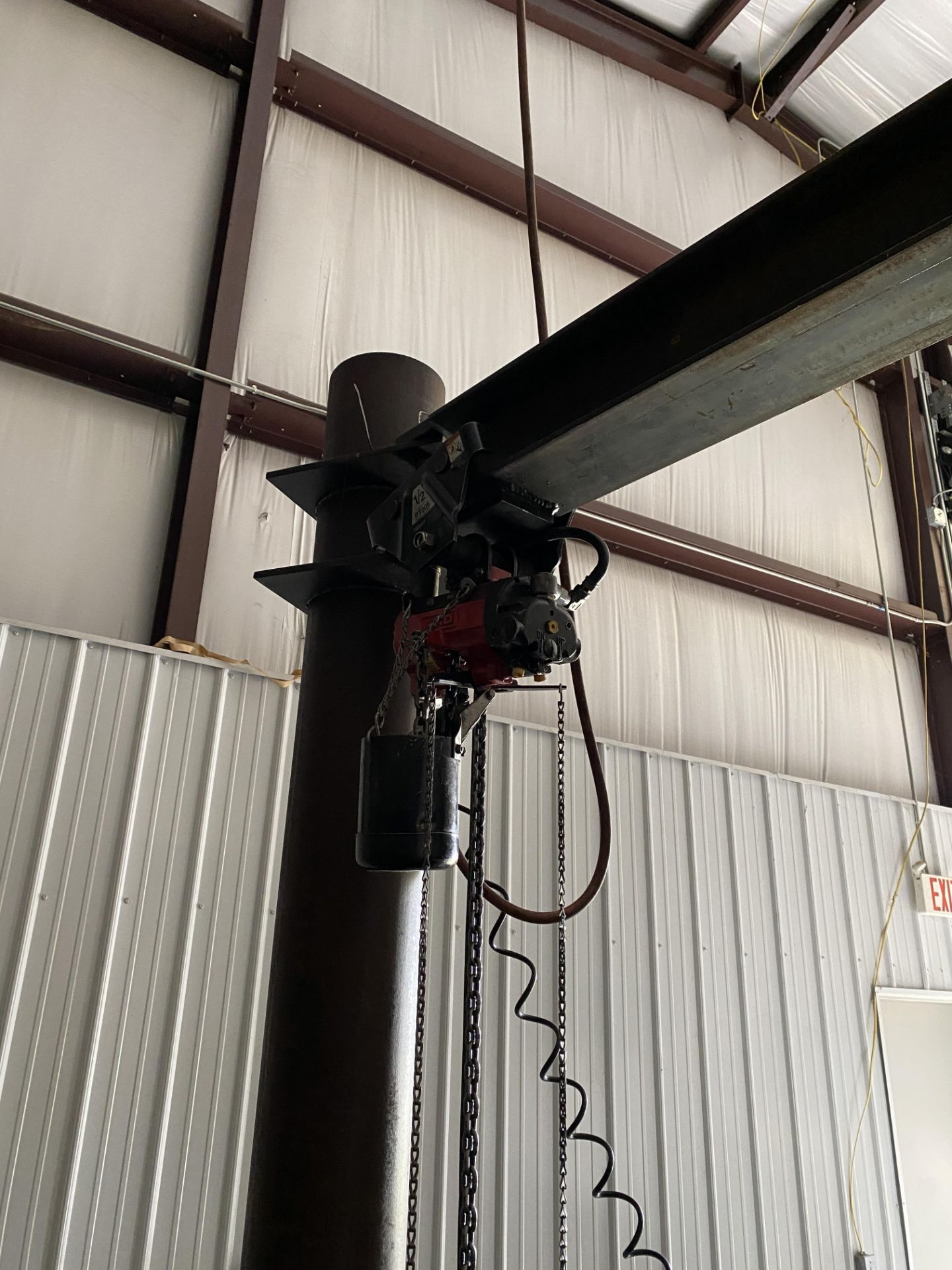 1/2 Ton Jib Crane with Aro Hoist - Image 4 of 5