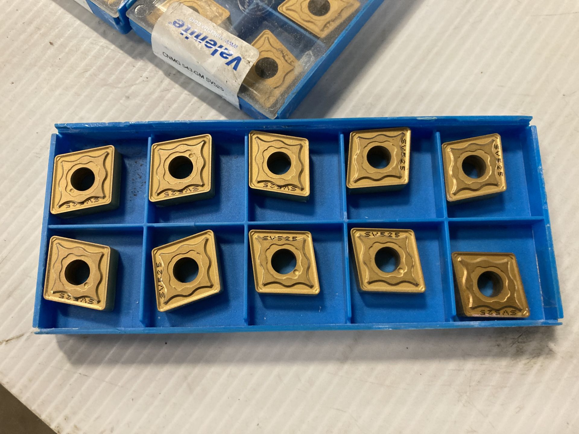 Lot of (150) New? Valenite Carbide Inserts, P/N: CNMG 543GM SV525 - Image 2 of 3