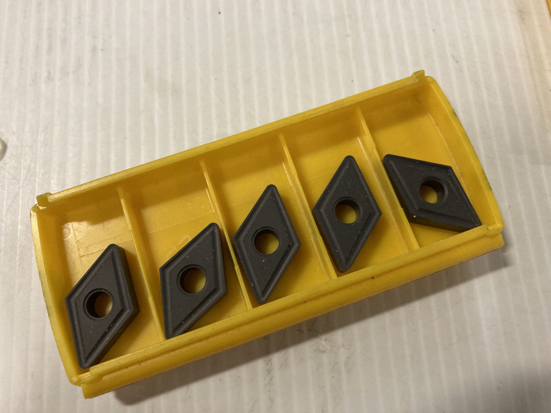 Lot of (95) New? Kennametal Carbide Inserts, P/N: DNMG433 - Image 2 of 3