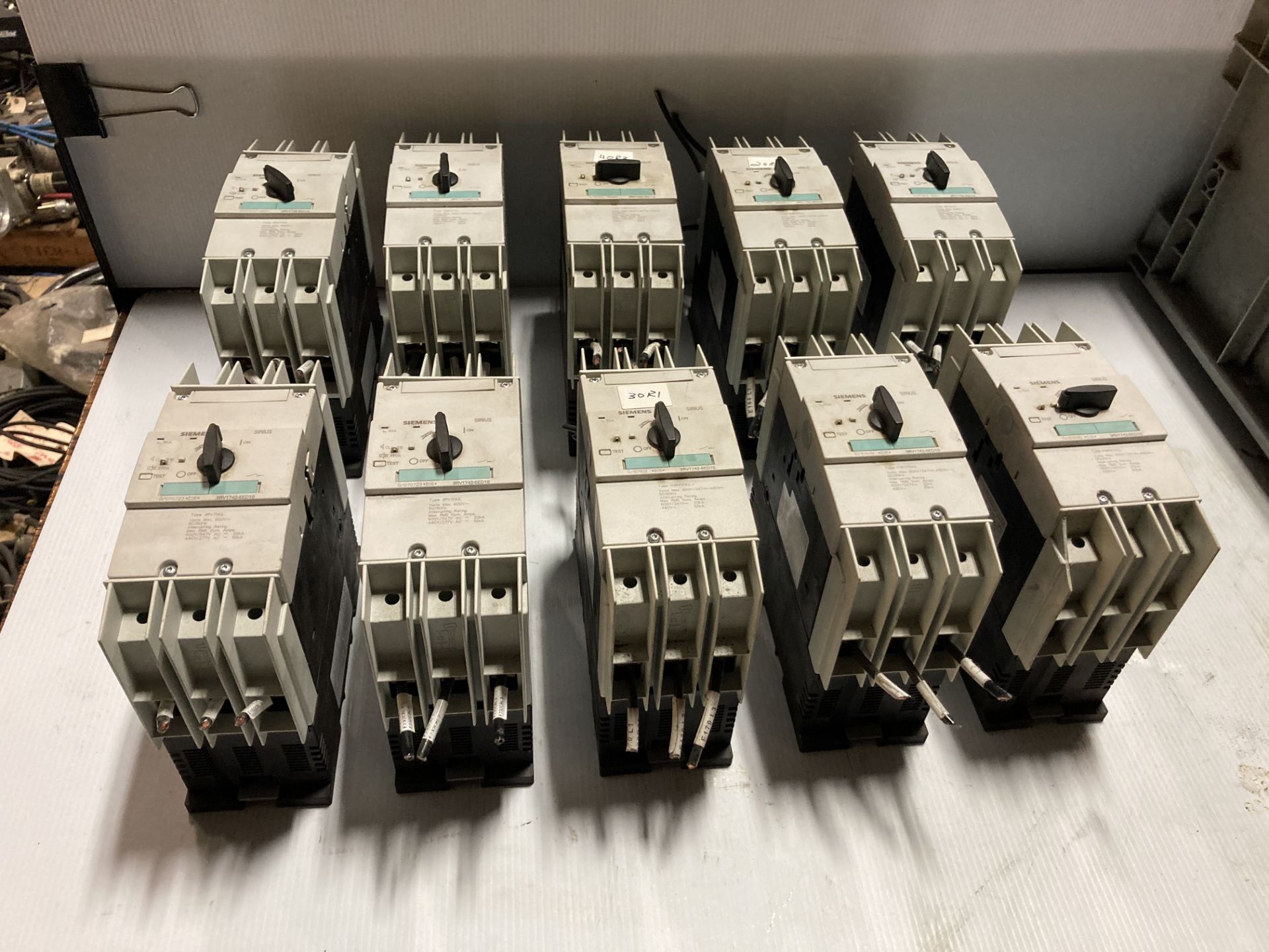 Lot of (10) Siemens Circuit Breakers, P/N: 3RV1742-5ED10