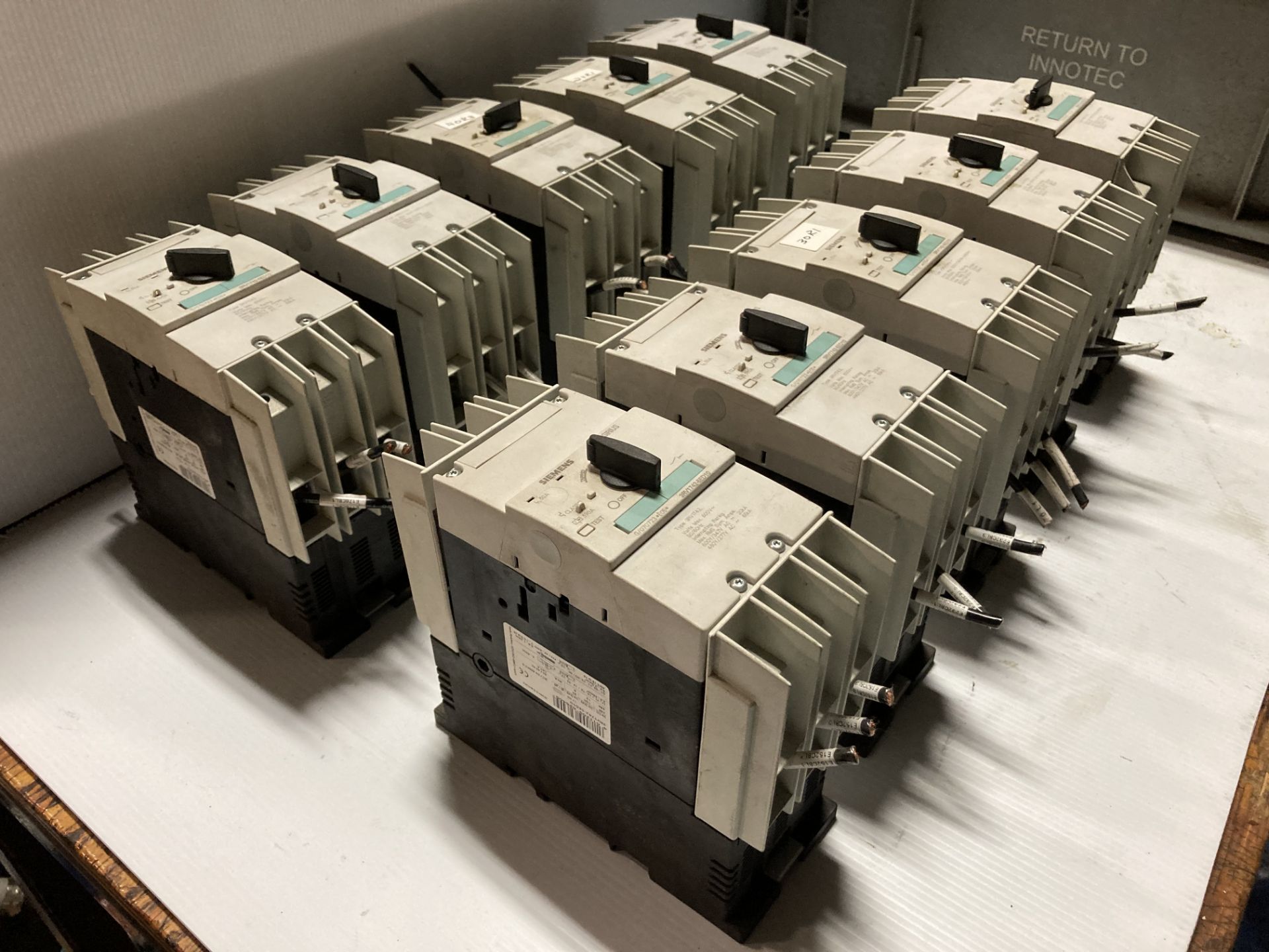 Lot of (10) Siemens Circuit Breakers, P/N: 3RV1742-5ED10 - Image 3 of 5