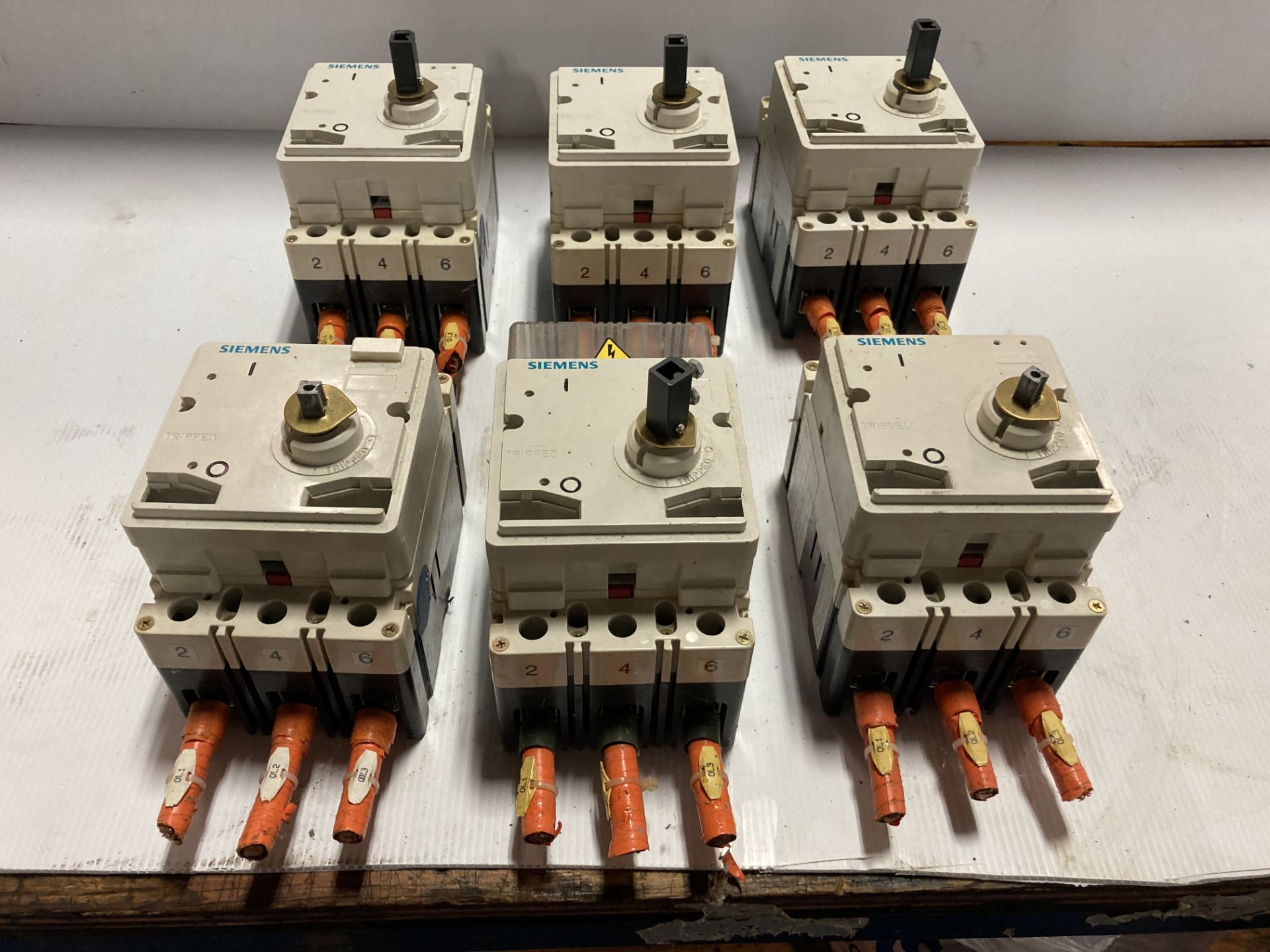 Lot of (6) Siemens Circuit Breakers