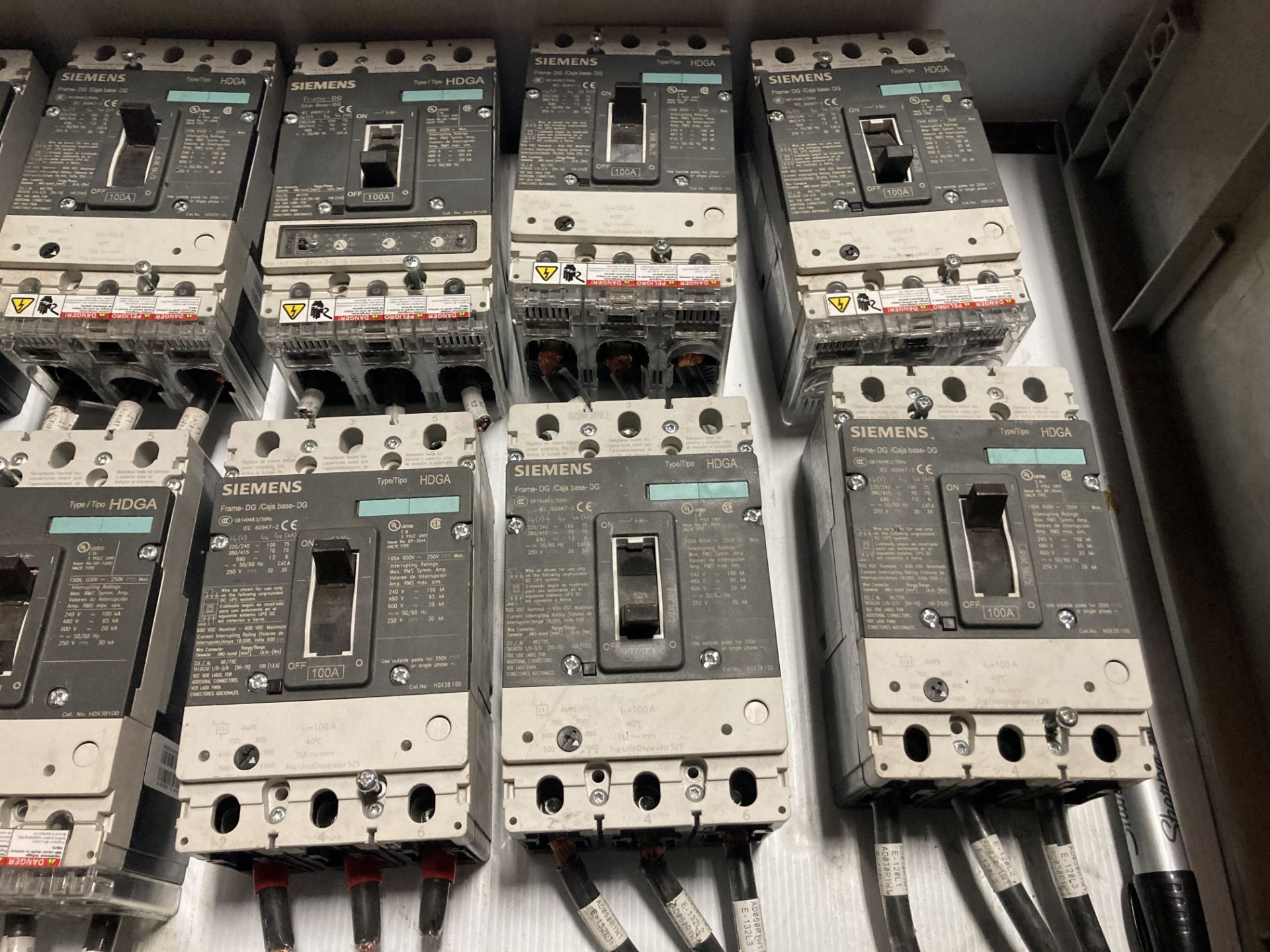 Lot of (14) Siemens 100A Circuit Breakers, Type: HDGA - Image 3 of 5