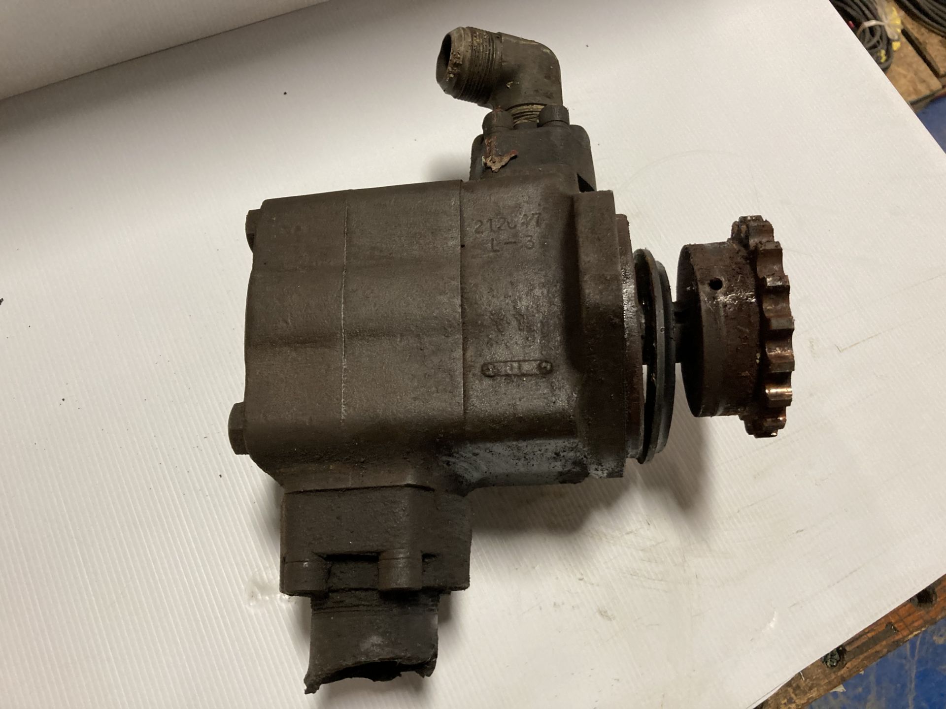 Vickers Vane Pump, P/N: F335V 35A 1A 20L282 - Image 2 of 5