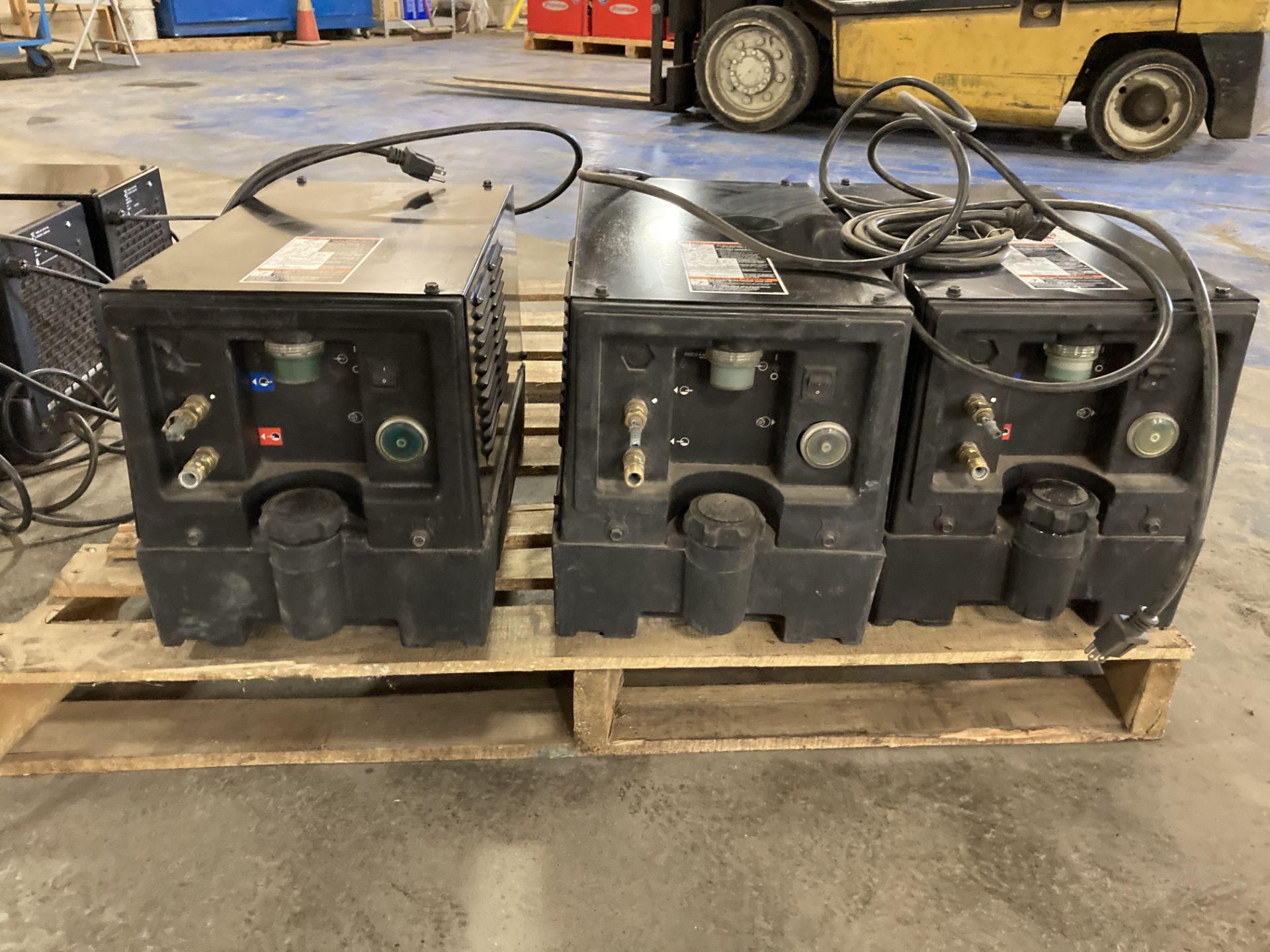 (3) Abicor Binzel Welding Coolant Tanks - Bild 2 aus 8