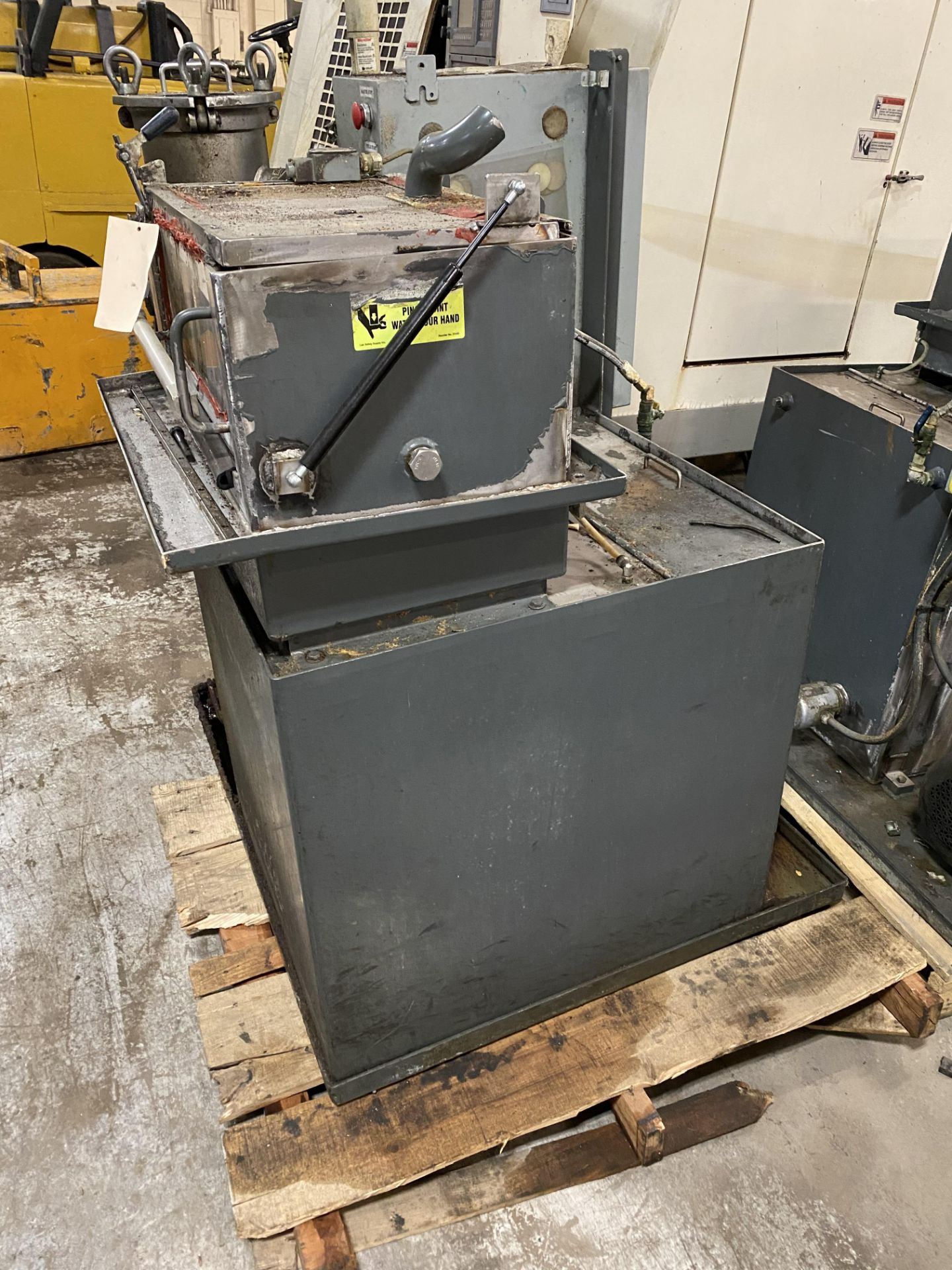 2010 NACCO FILTERED PARTS WASHER