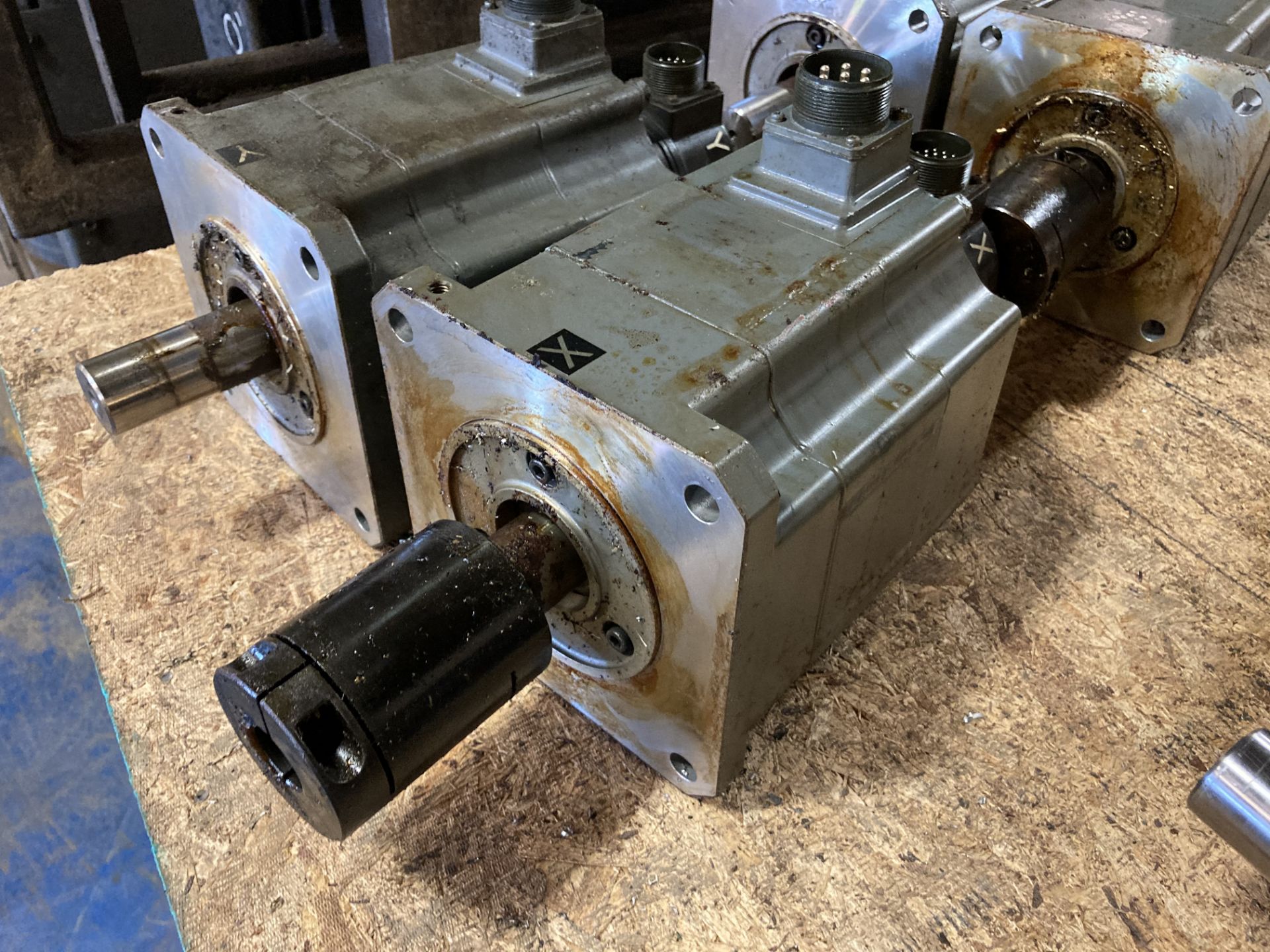 (4) Mitsubishi Permanent Magnet AC Servo Motors, P/N: HA100C - Image 3 of 5