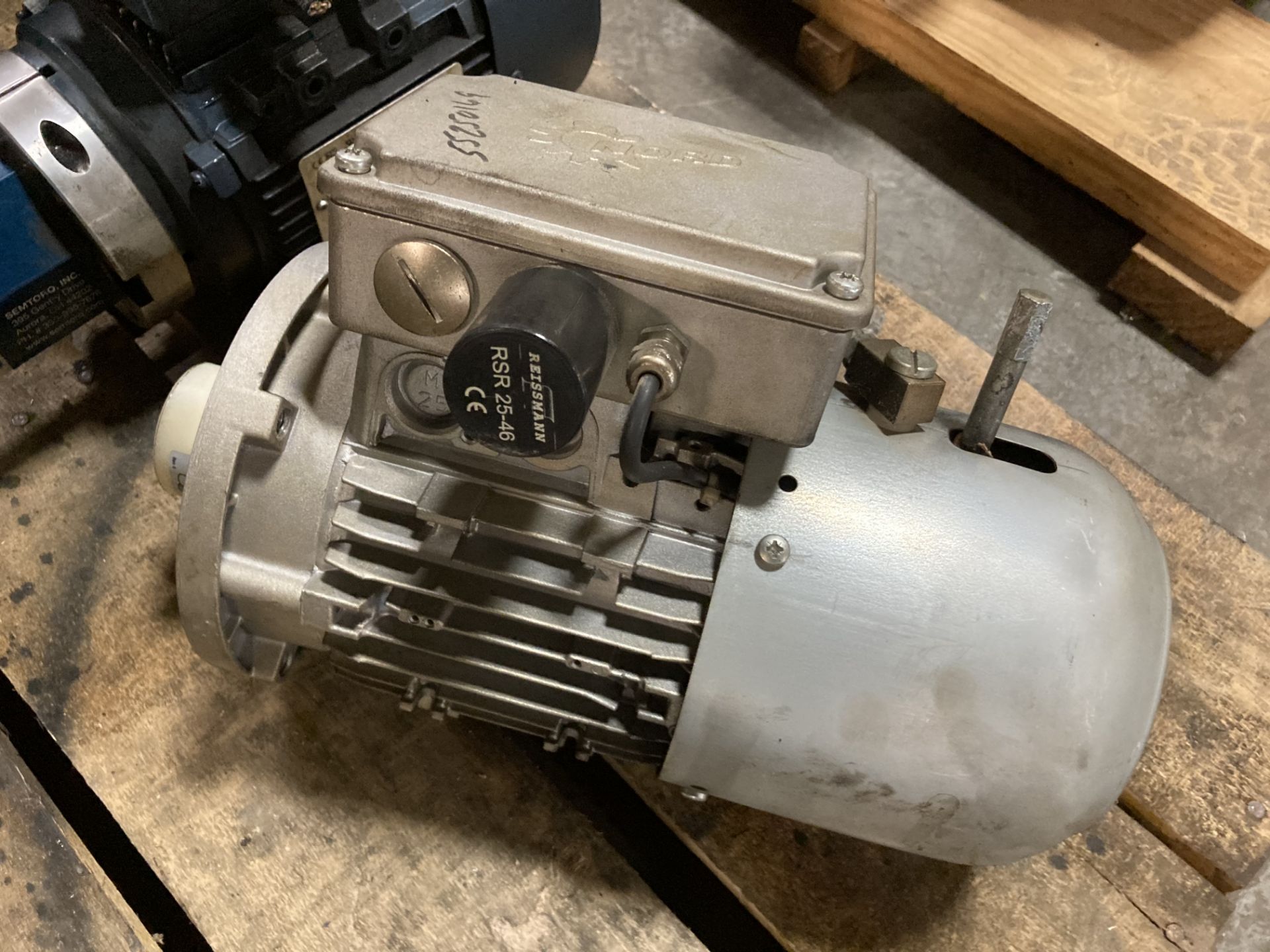 Nord 1HP AC Gear Motor - Image 4 of 5