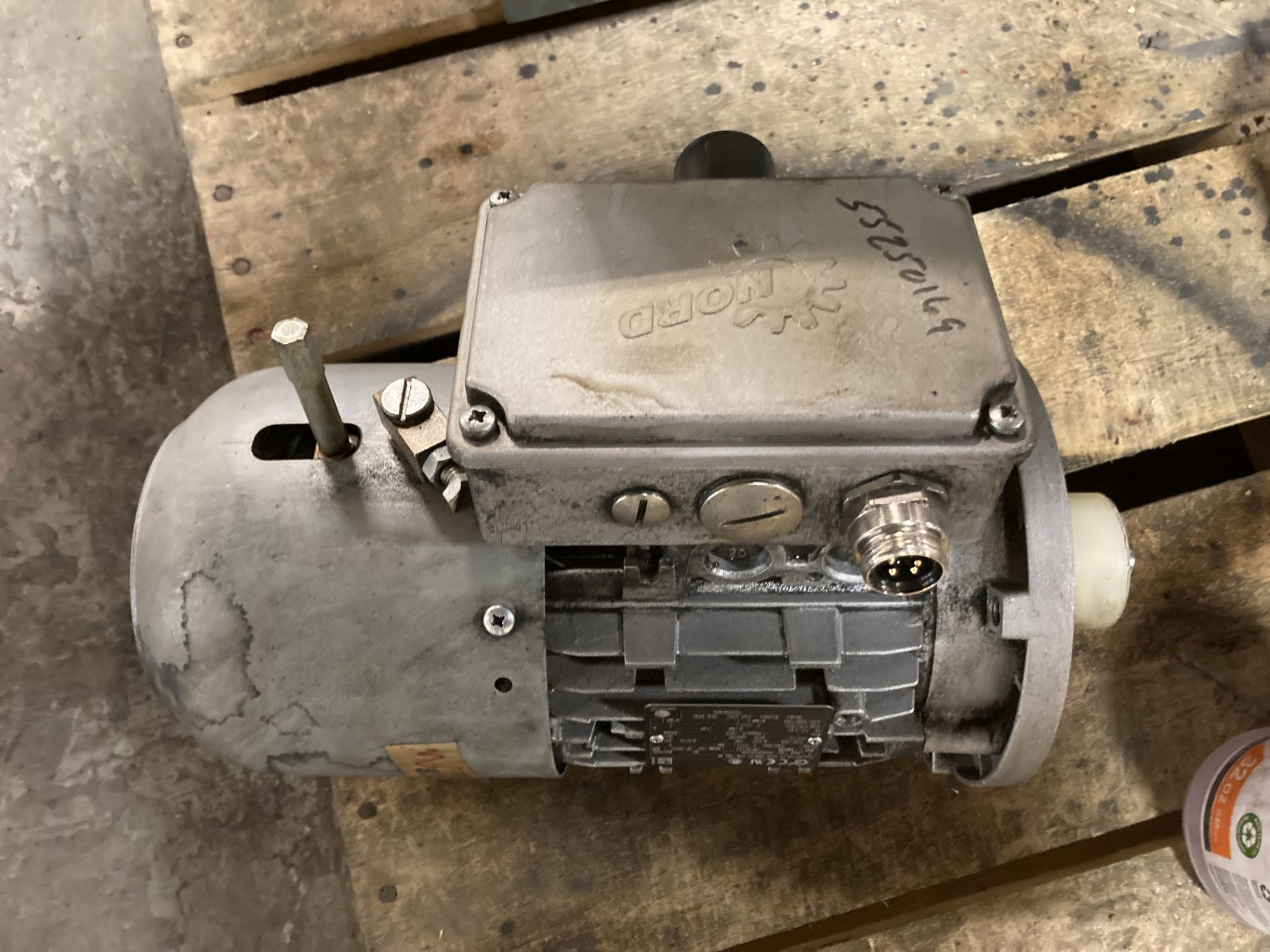 Nord 1HP AC Gear Motor - Image 3 of 5