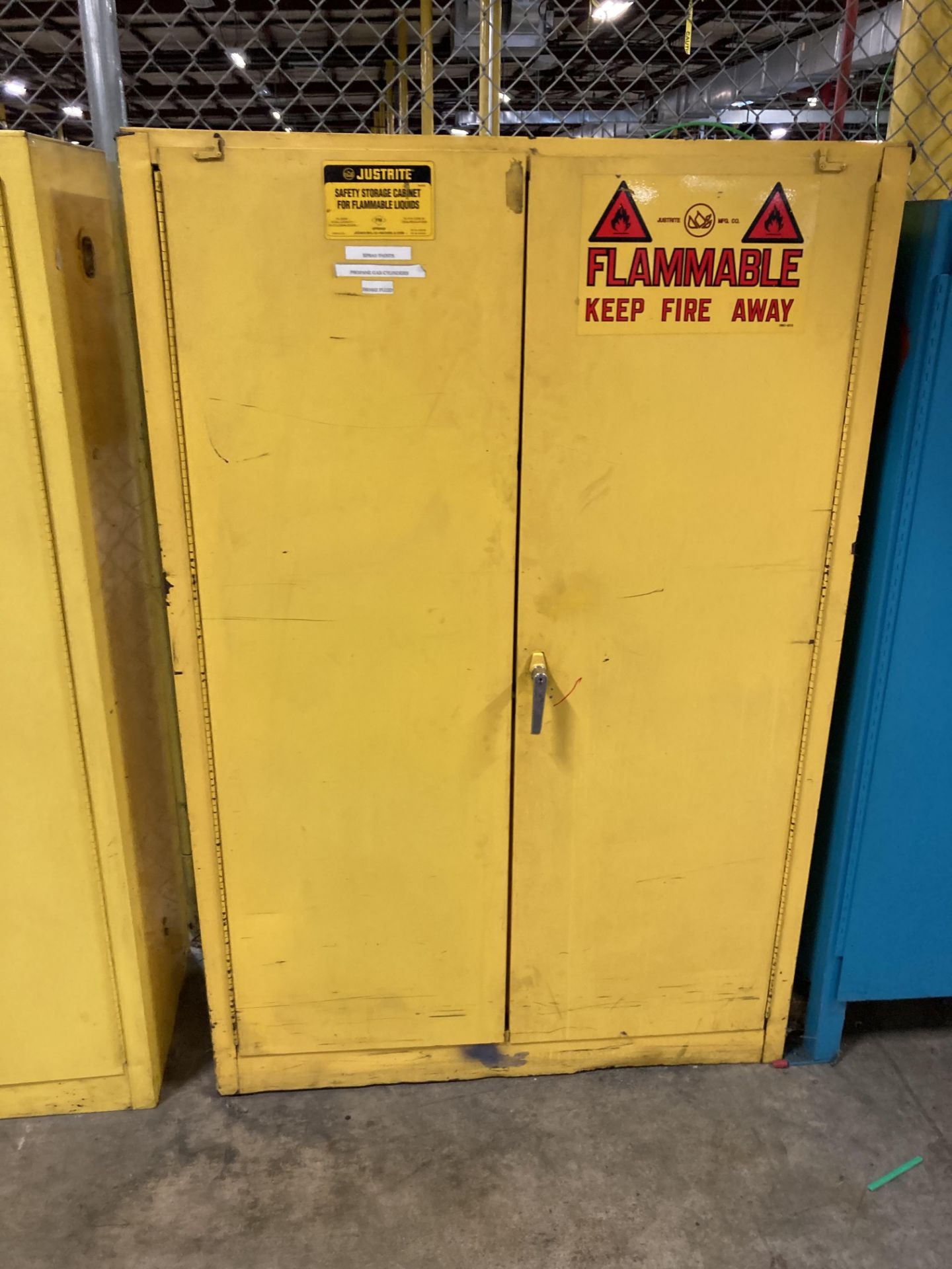 Justrite 45Gal Flammable Liquid Storage Cabinet - Image 2 of 4