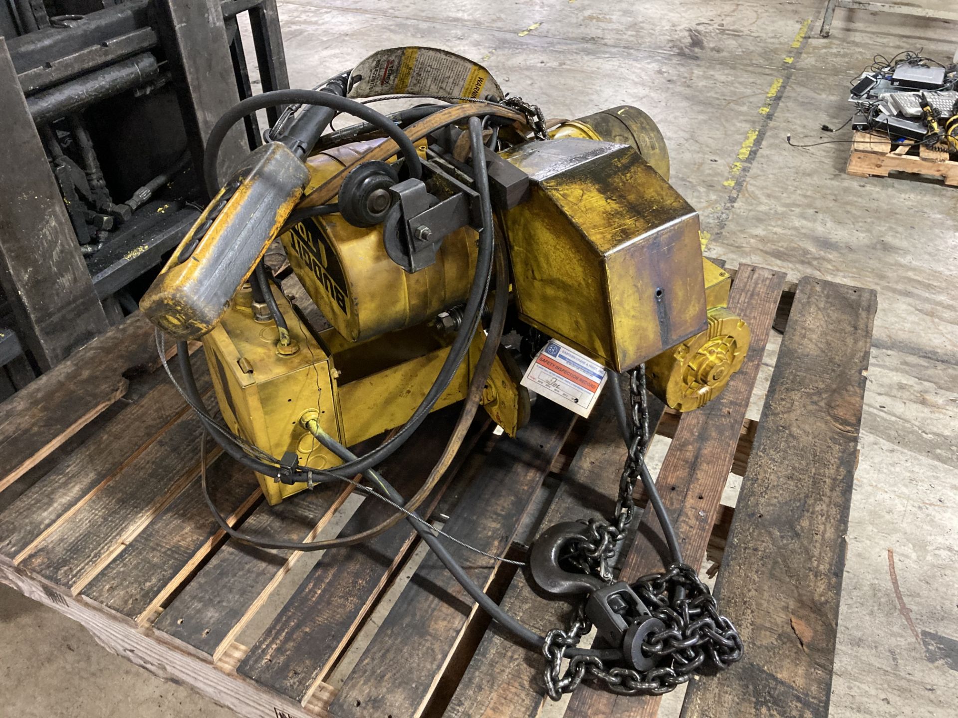 Budgit 1 Ton Chain Hoist with Power Trolley - Image 3 of 8