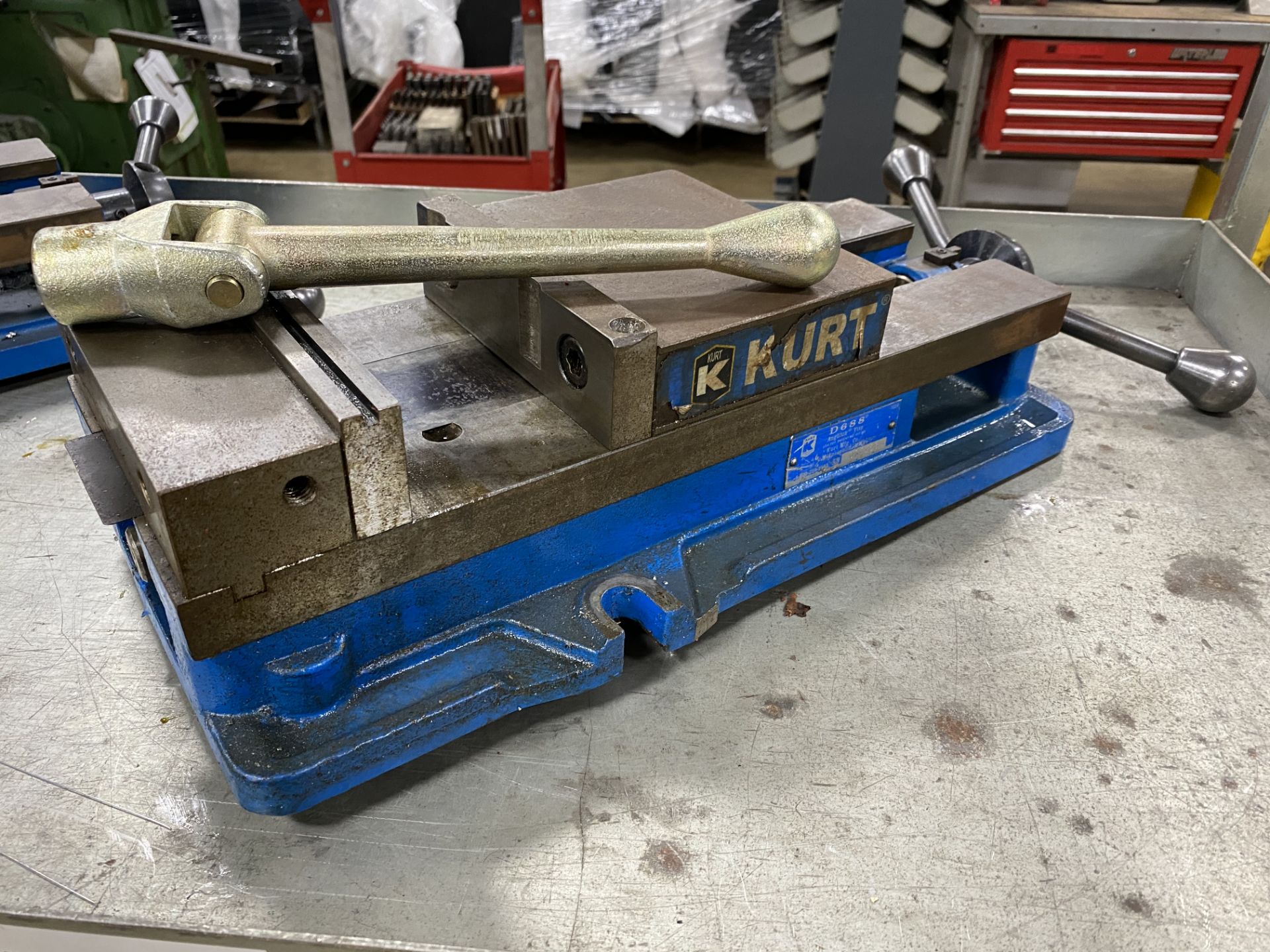 6" Kurt D688 Vice