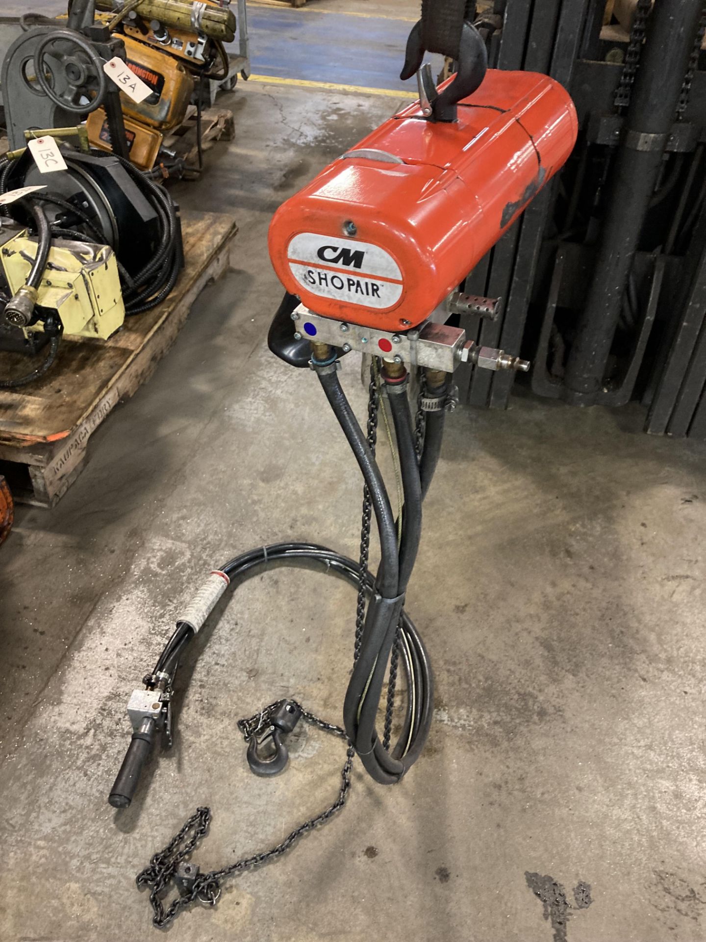 CM Shopair 300lbs Air Chain Hoist - Image 2 of 7