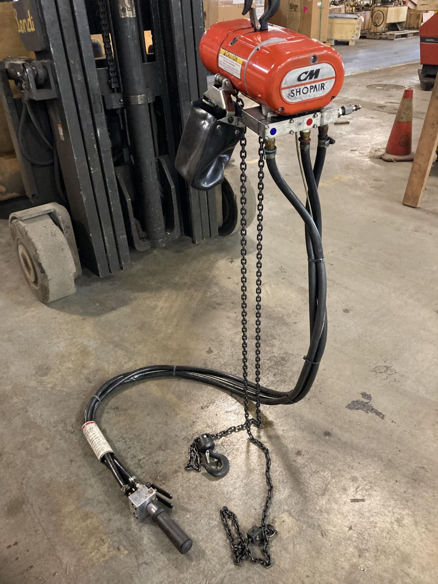 CM Shopair 300lbs Air Chain Hoist