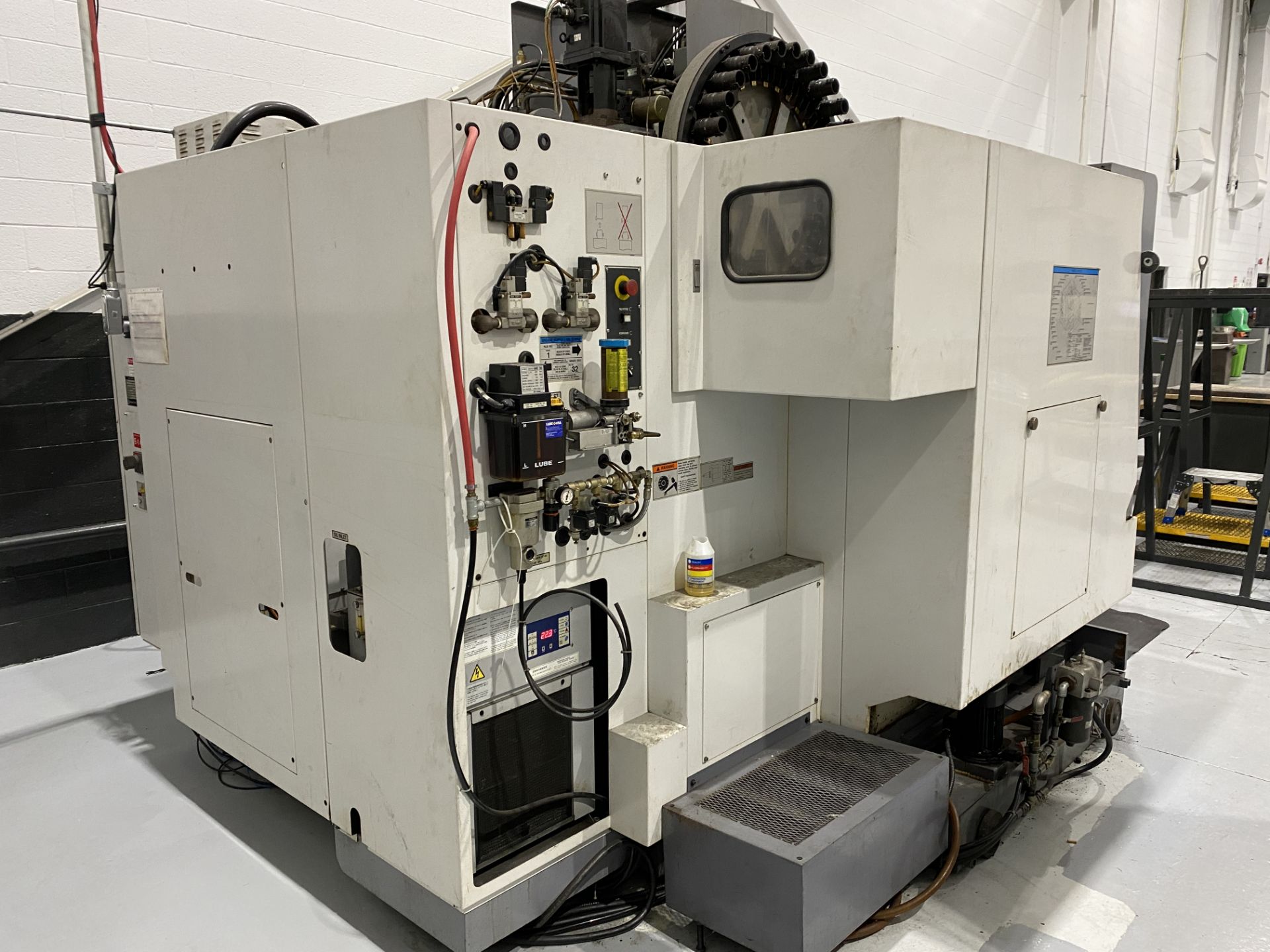 2003 MAZAK NEXUS 510C CNC VERTICAL MACHINING CENTER - Image 4 of 11