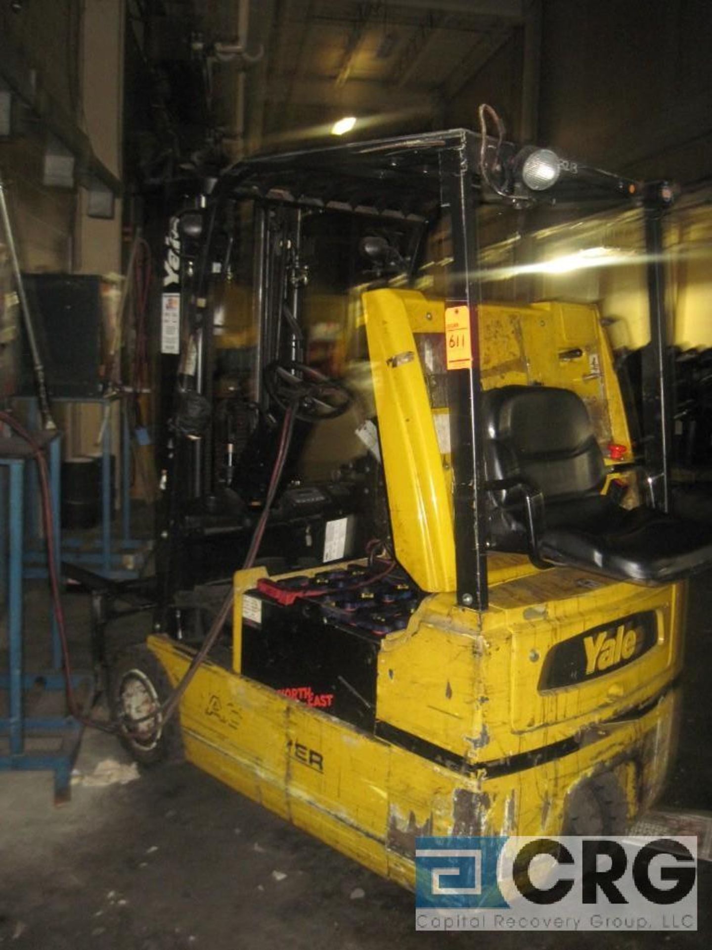 Yale forklift, m/n ERP040THN36TEO82, electric battery powered, 36 volt, 3700 lb capacity, 3-stage - Image 2 of 4