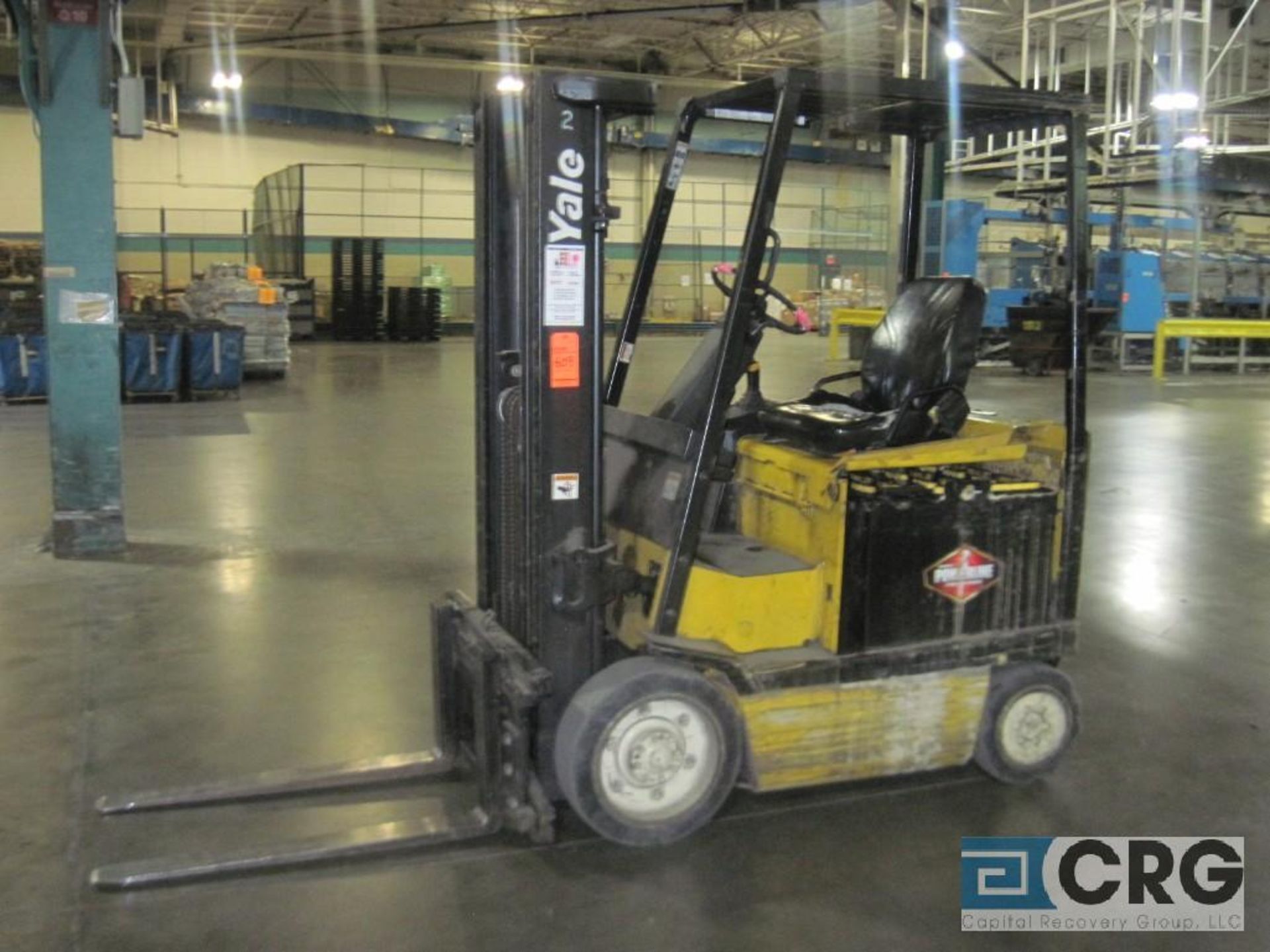 Yale forklift, m/n ERC040RGN36TEO84, electric battery powered, 36 volt, 4000 lb capacity, 3-stage