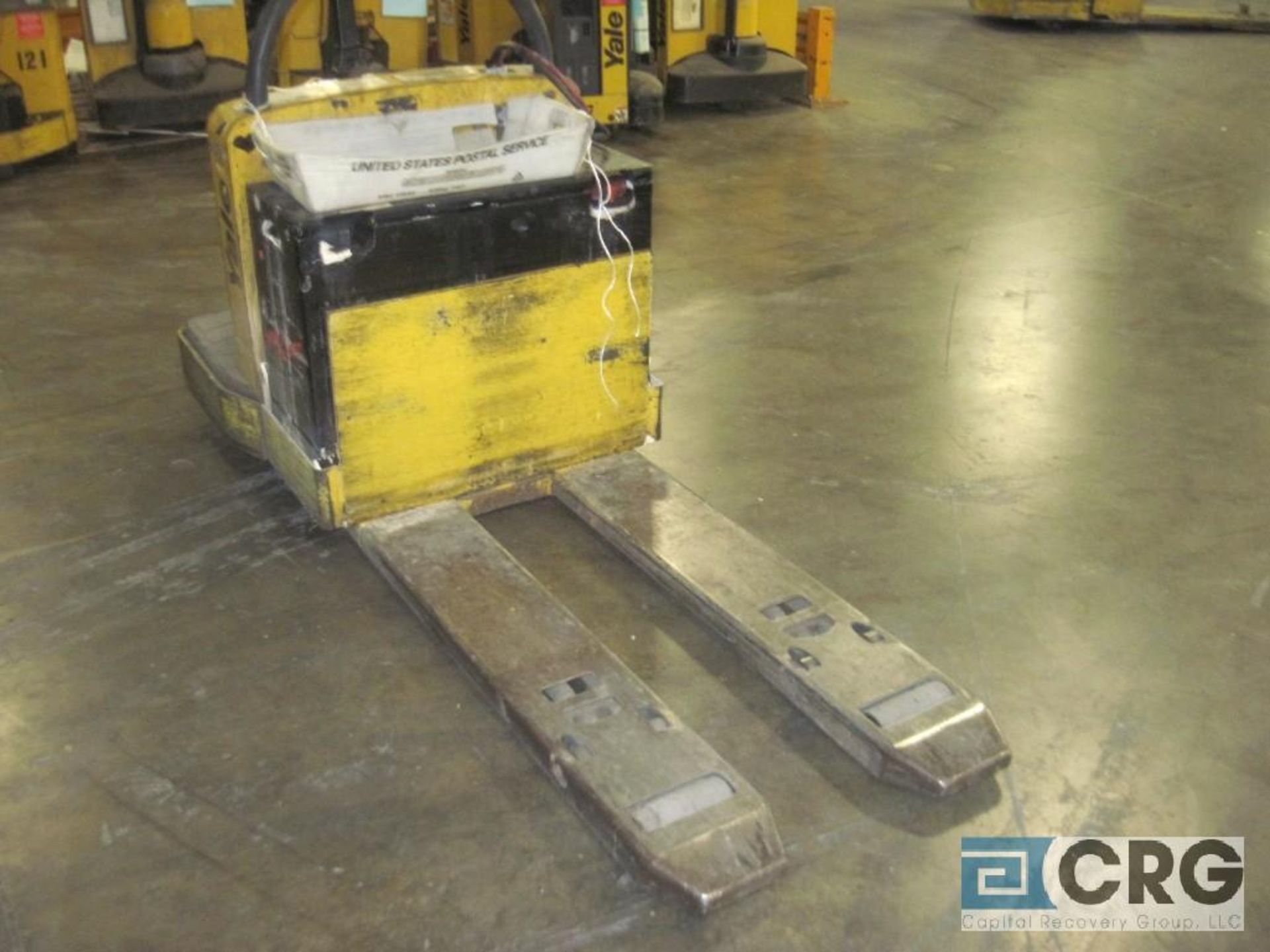 Yale MPE060LEN24T2748 ride on pallet jack, 6000 lb capacity, 24 volt electric (#59) - Image 3 of 4