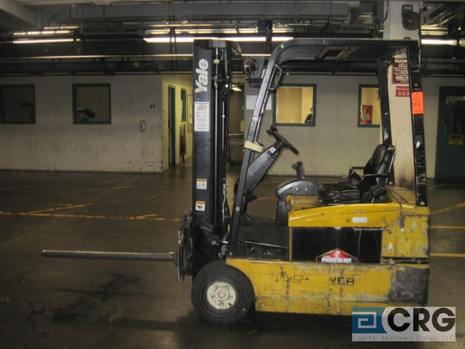 Yale forklift, m/n ERP040THN36TEO82, electric battery powered, 36 volt, 3700 lb capacity, 3-stage