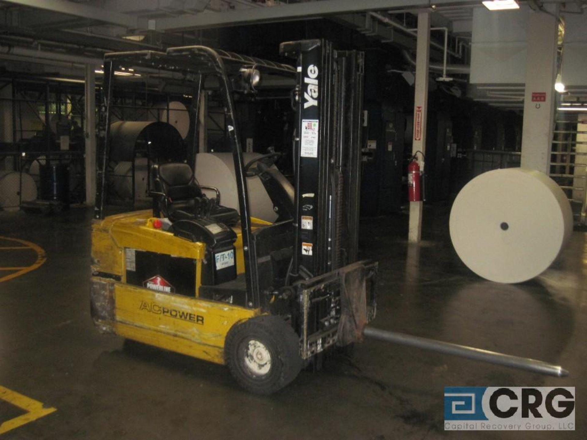 Yale forklift, m/n ERP040THN36TEO82, electric battery powered, 36 volt, 3700 lb capacity, 3-stage - Image 2 of 3