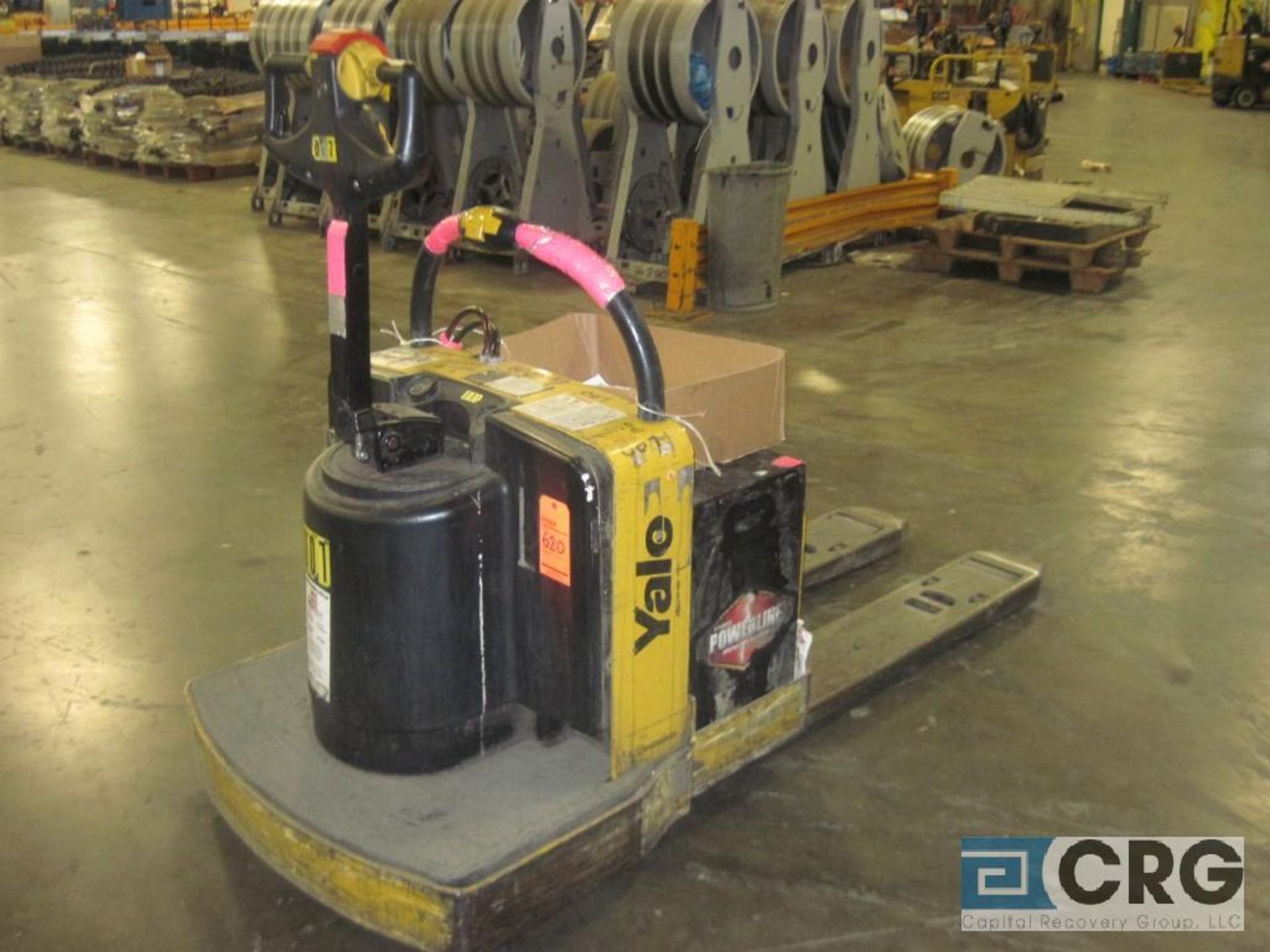 Yale MPE080LFN24T2748 ride on pallet jack, 8000 lb capacity, 24 volt electric (#007) - Image 2 of 4