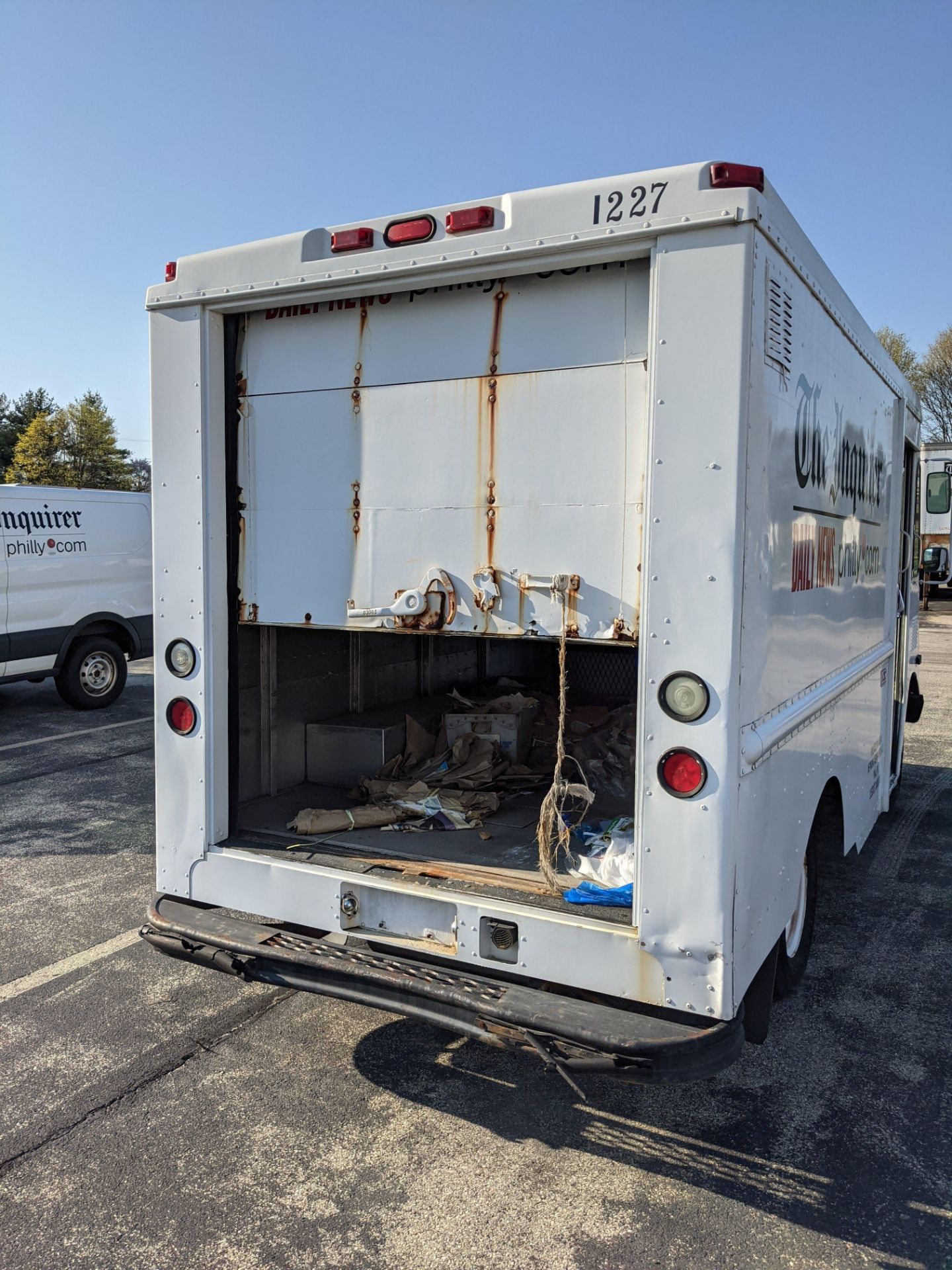 2002 Chevrolet P-30IFS Step Van - 9400 GVW, For Parts only, VIN# 5B4HP42W233356841, Unit # 1227 - Image 3 of 5