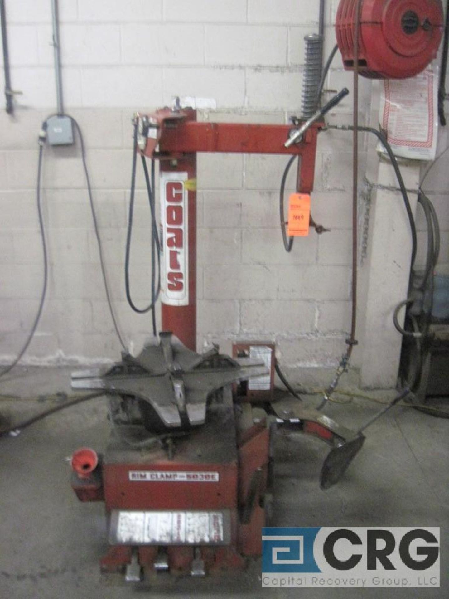 Coats 5030 tire changer system, w/tire spreader