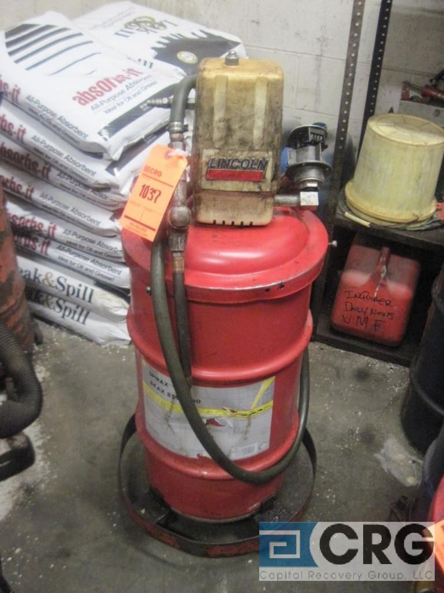 Lot of (2) pneumatic grease pumps  (1) Lincoln, and (1) Graco