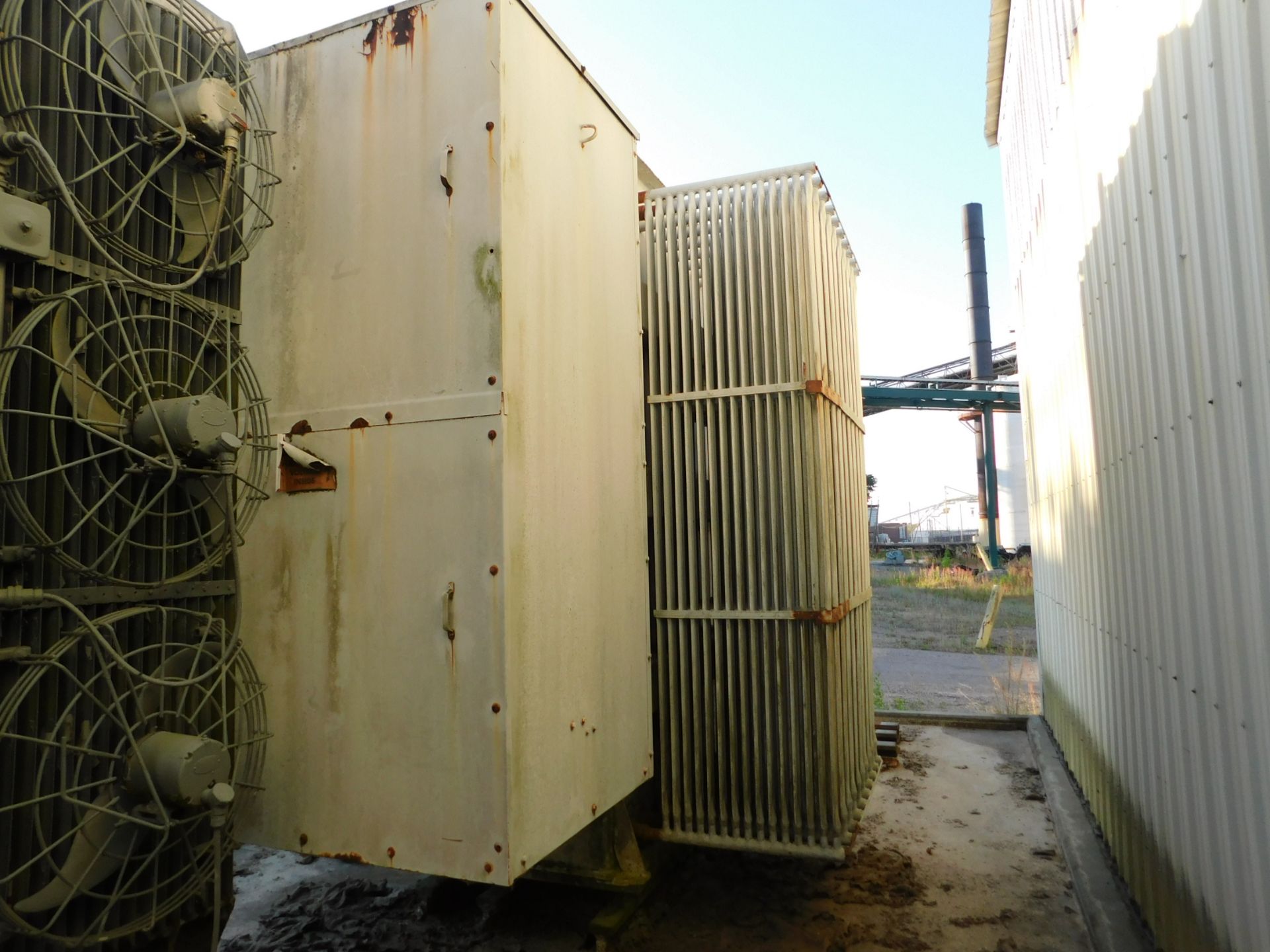 General Electric three phase substation transformer 13800-4160/2400 COPPER WIRE NOT INCLUDED ( - Image 2 of 3