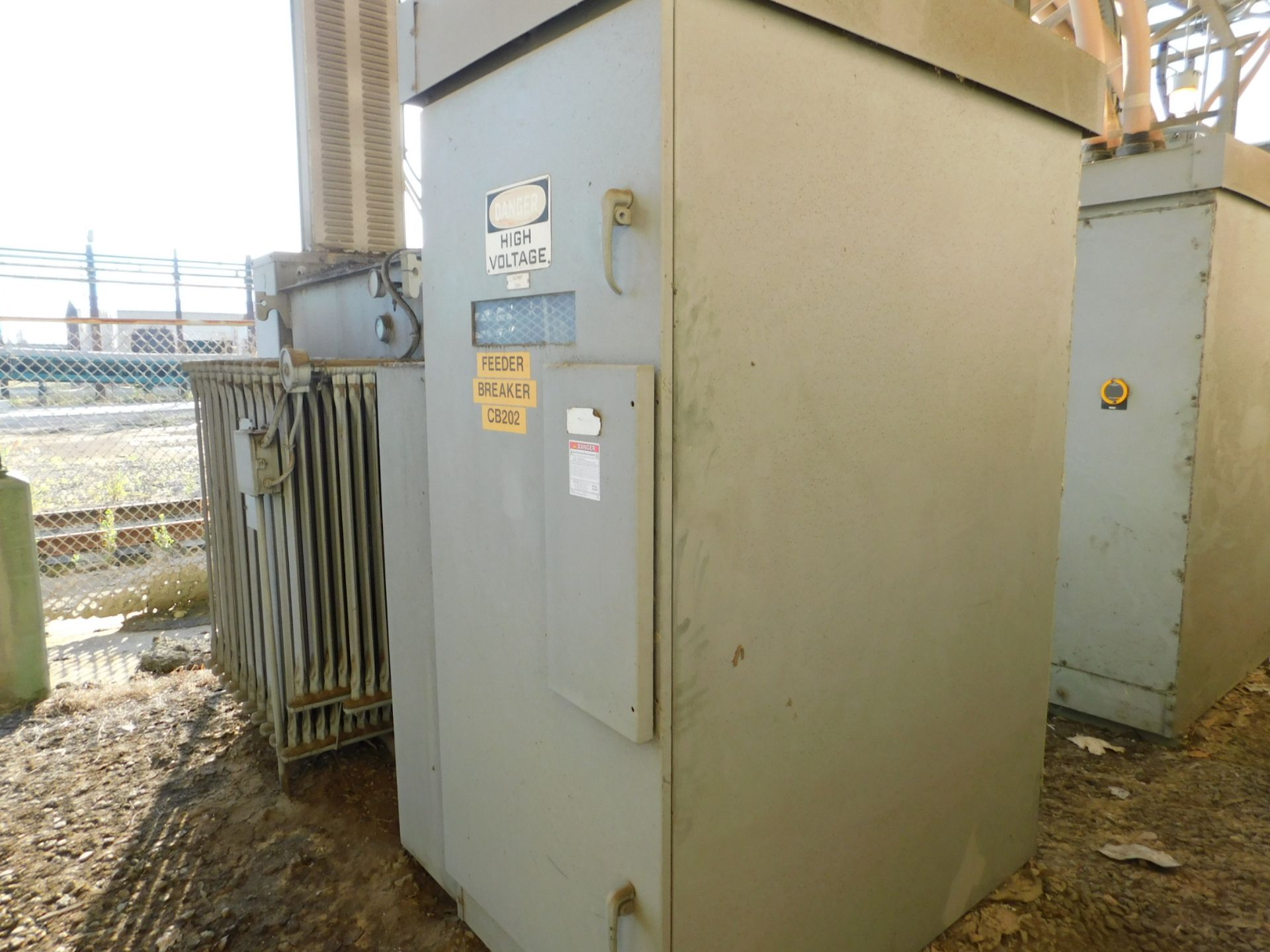 General Electric three phase substation transformer, Wesco fluid, 13800-408Y 1277, 55-65° C rise, - Image 2 of 3