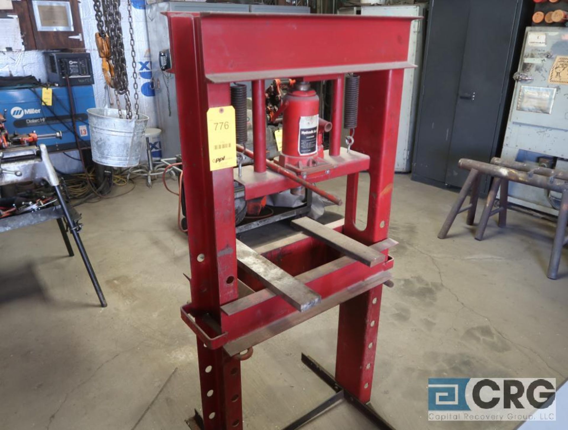 Hydraulic press, 20 ton (Pipe Shop)
