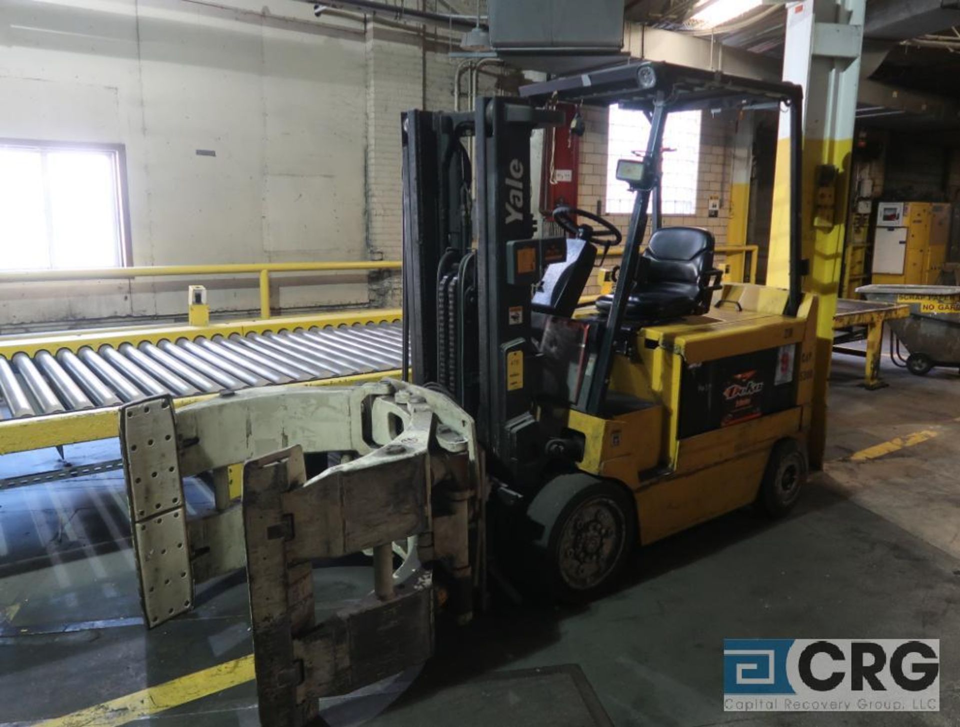 Yale 5300 lb capacity electric forklift, model ERC080HDN48SF084, 48 volt, mast height 120 in.,