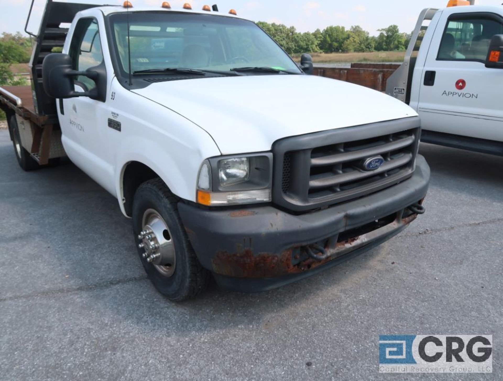 2003 Ford F350 XL Superduty flatbed truck, regular cab, 2WD, 5.4L Triton engine, AT, gas, 144 in. - Image 2 of 5