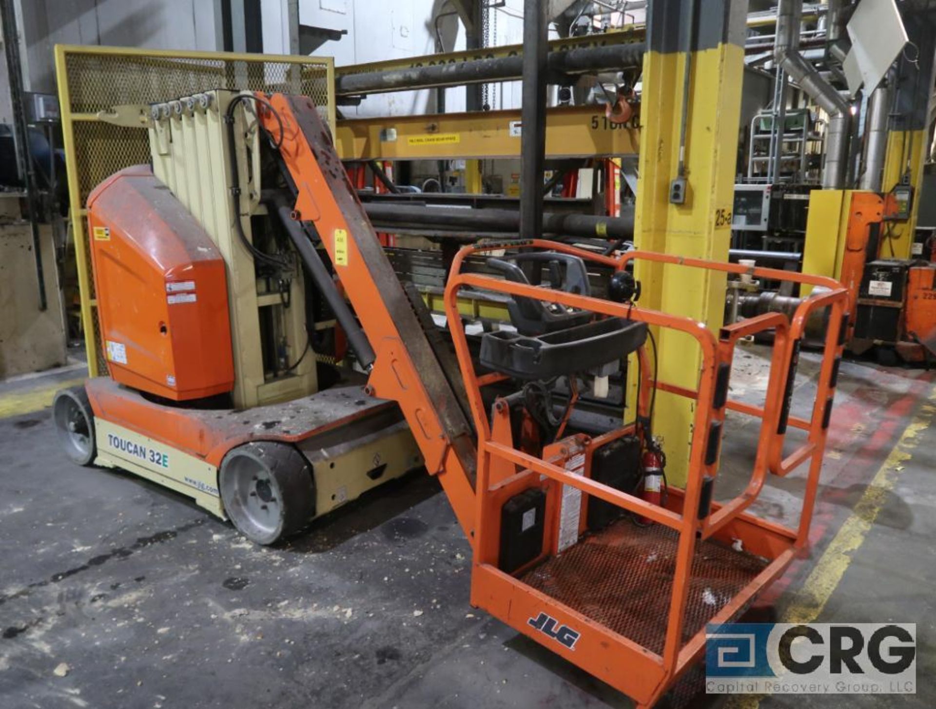 2016 JLG Toucan 32E manlift, 500 lb. cap, platform height 25 ft., hort. length 14.9 ft., 48 volt,