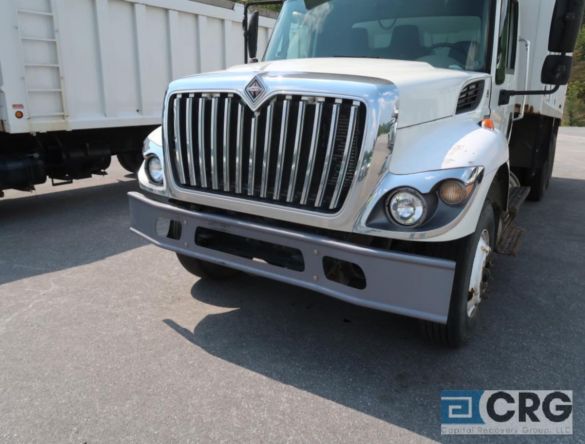 2018 International 7400 SBA dump truck, regular cab, 2 WD, AT, diesel, 22 ft x 8 ft dump box, tandem - Image 3 of 5