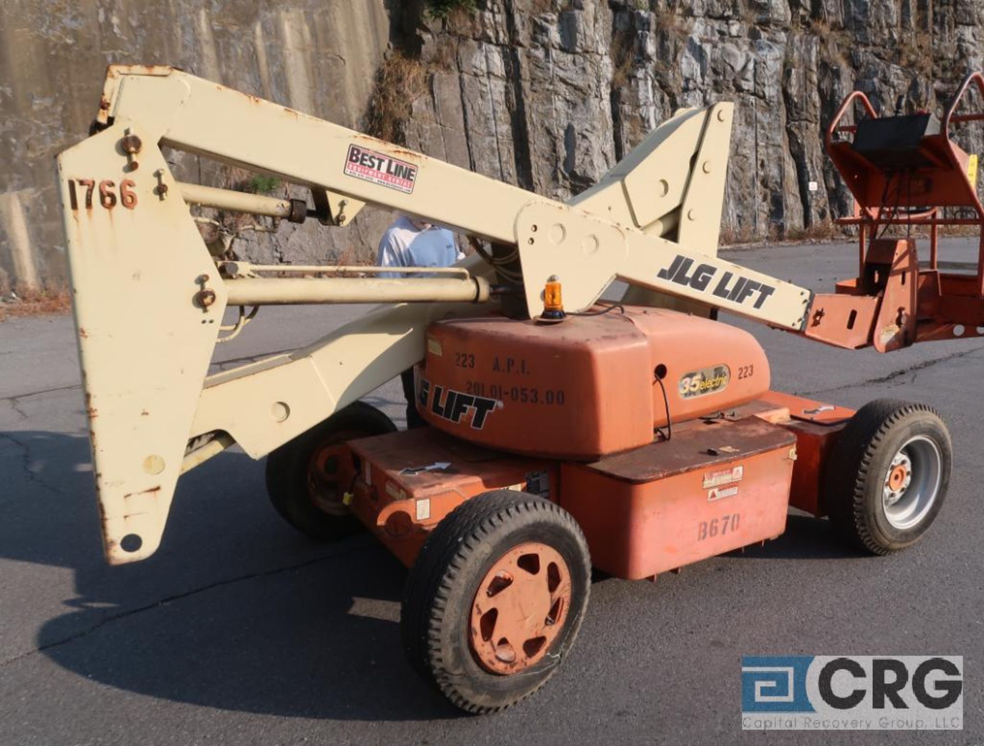 1994 JLG 35 Electric manlift, 500 lb. cap., platform height 35 ft., hort. length 20 ft., 48 volt, - Image 2 of 5