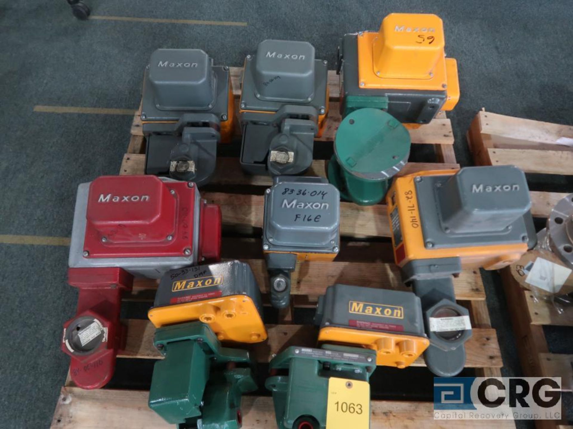 Lot of (8) Maxon shut off actuator valves, (2) 1 1/2 in., (3) 1 in., (2) 3 in., and (1) 4 in. (
