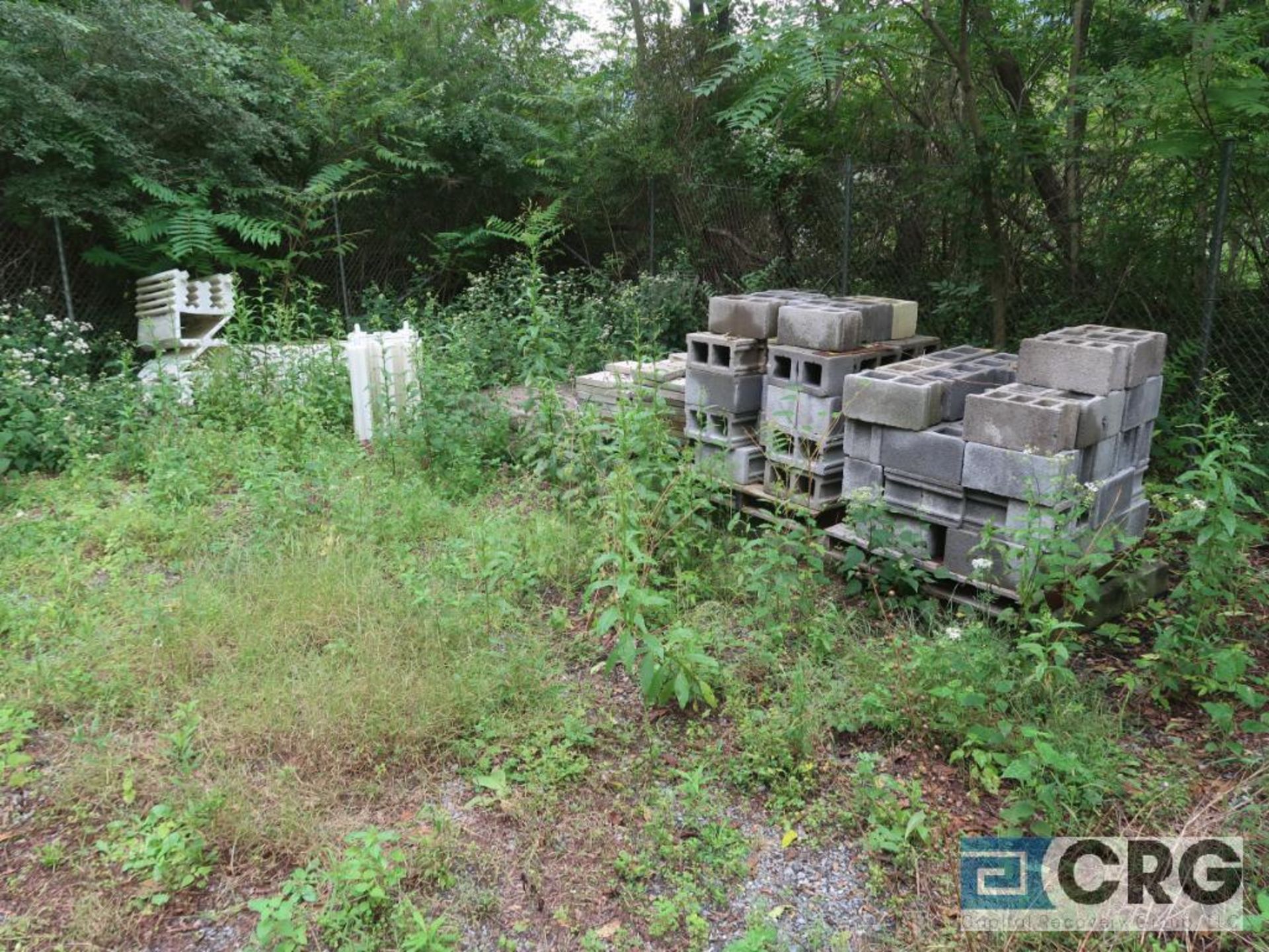 Lot of miscellaneous items including self dumping hoppers, grating, steel pipe on ground, cement - Image 9 of 17