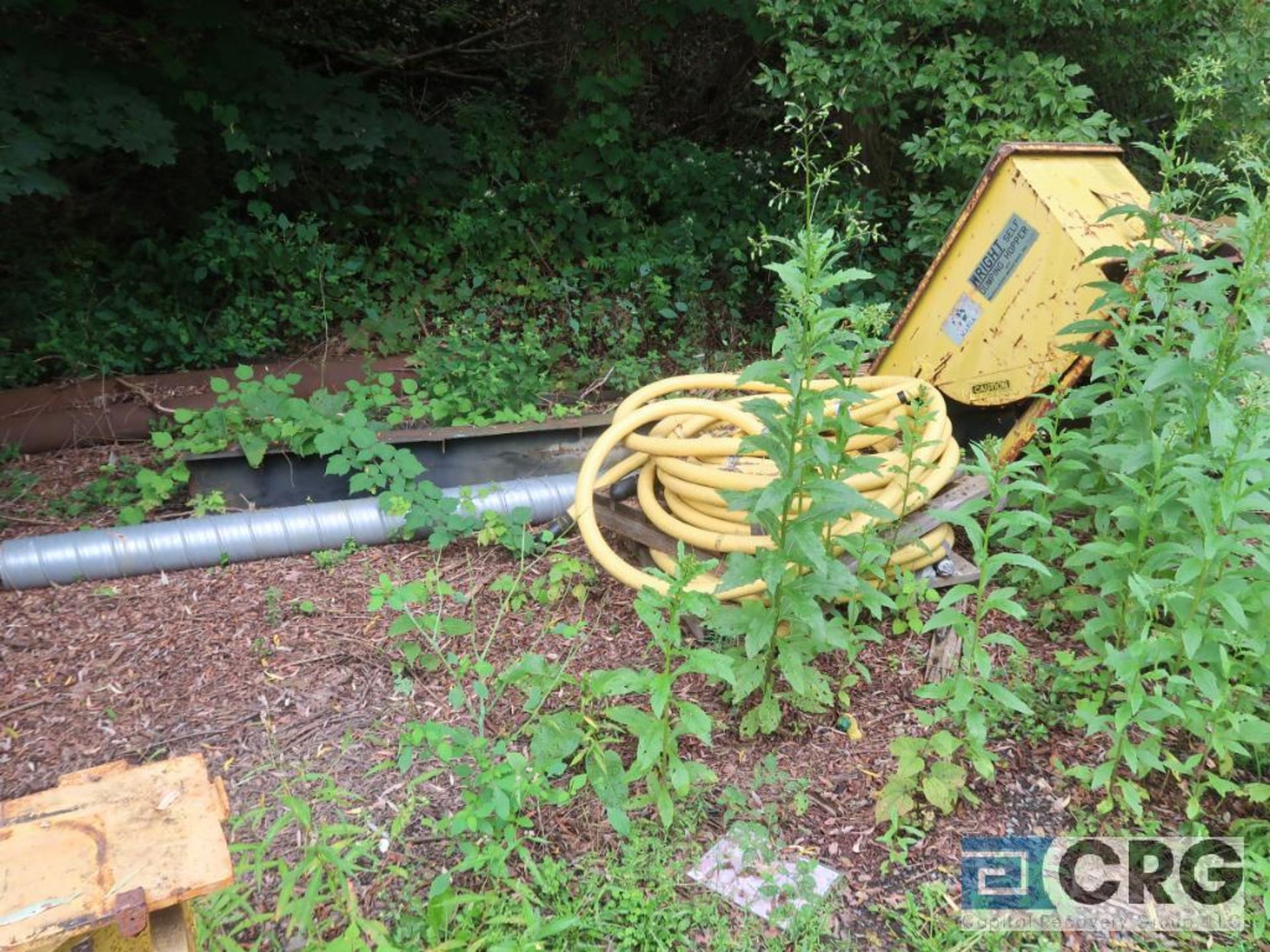 Lot of miscellaneous items including self dumping hoppers, grating, steel pipe on ground, cement - Image 14 of 17