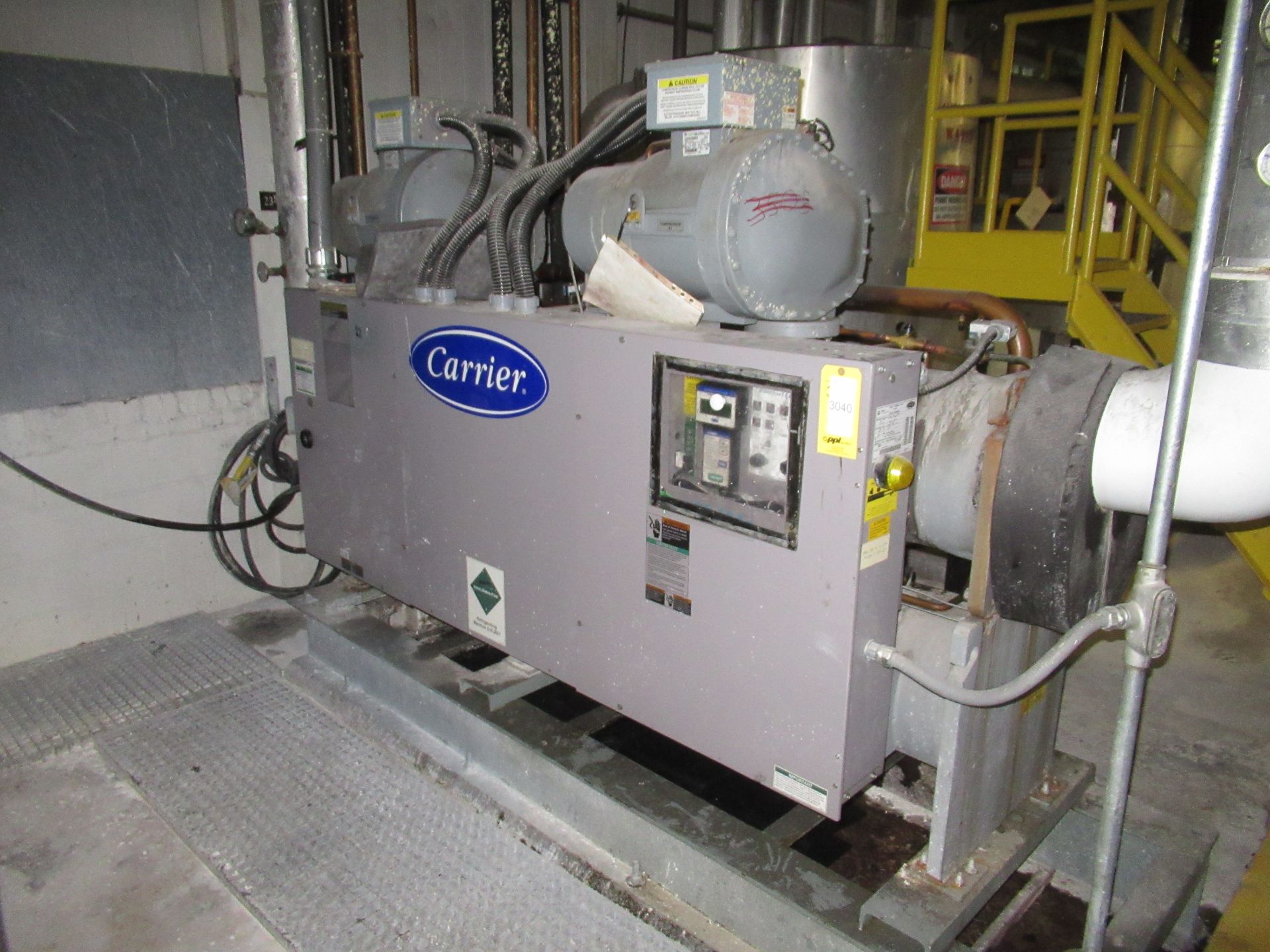 Carrier 30HXAD96RZ twin compressor chiller, 460V 3 PH (Elev. 496 Coating)